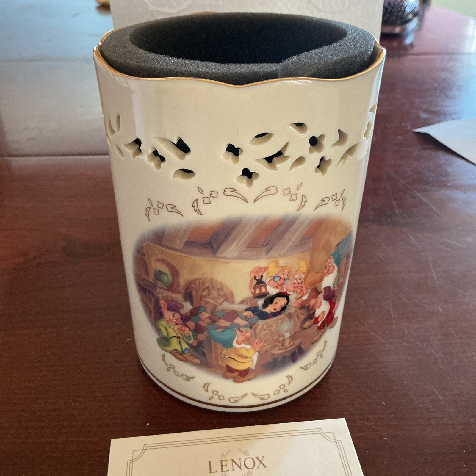 Lenox Disney Snow White Seven Dwarfs Votive Candle Holder 2000 Fine Ivory China Lenox Disney Snow White Seven Dwarfs Votive Candle Holder 2000 Fine Ivory China