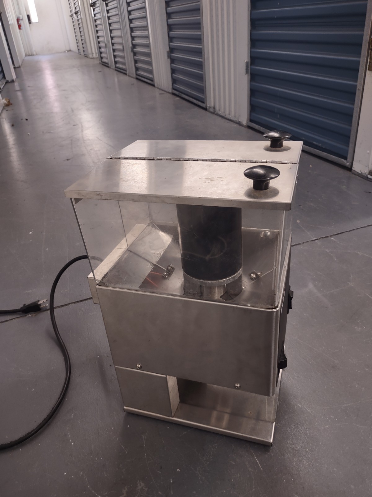 BUNN LPG2E Coffee Grinder with Twin Hoppers Stainless Steel Cover Top