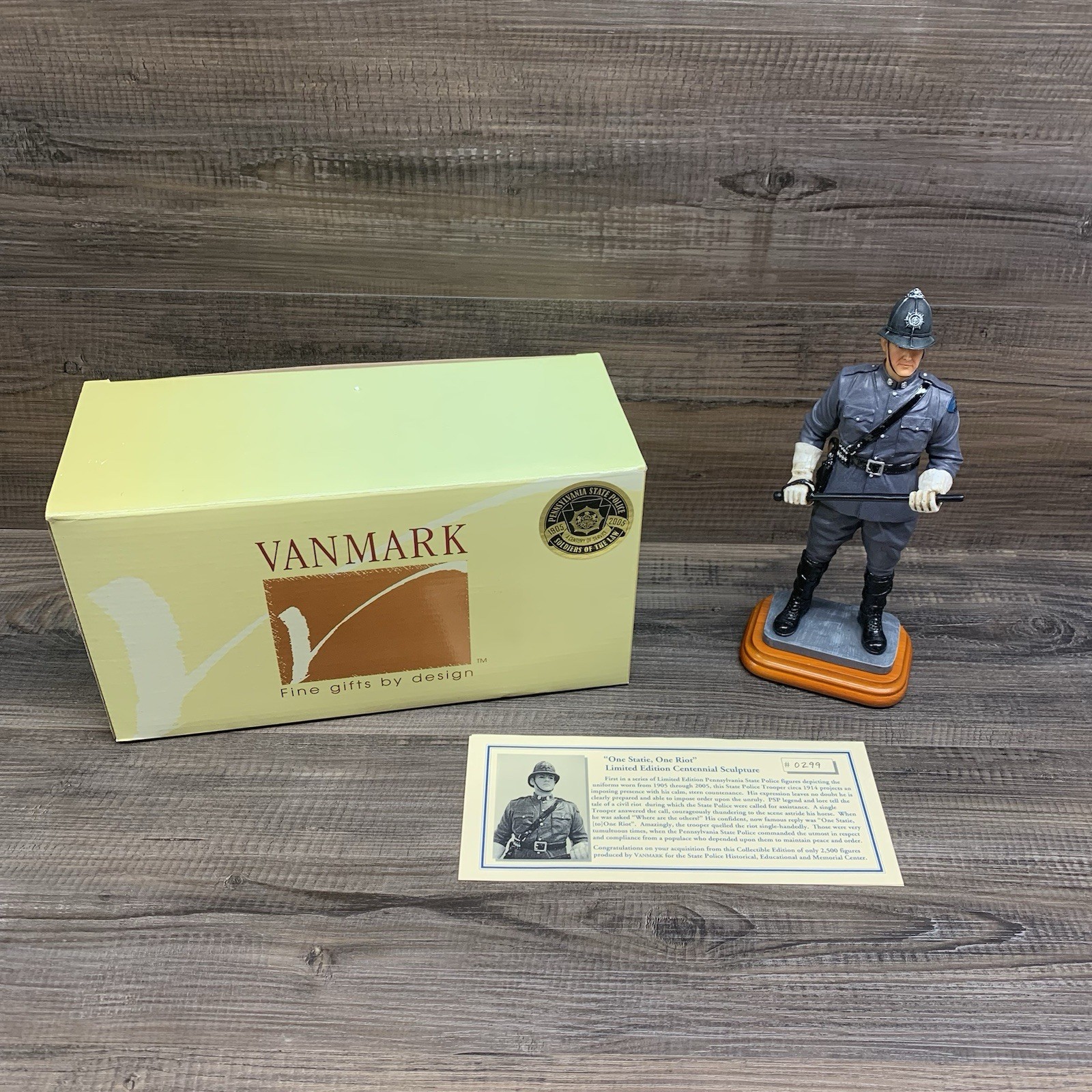 2005 Vanmark Pennsylvania State Police One Statie One Riot Figurine VPR2099209