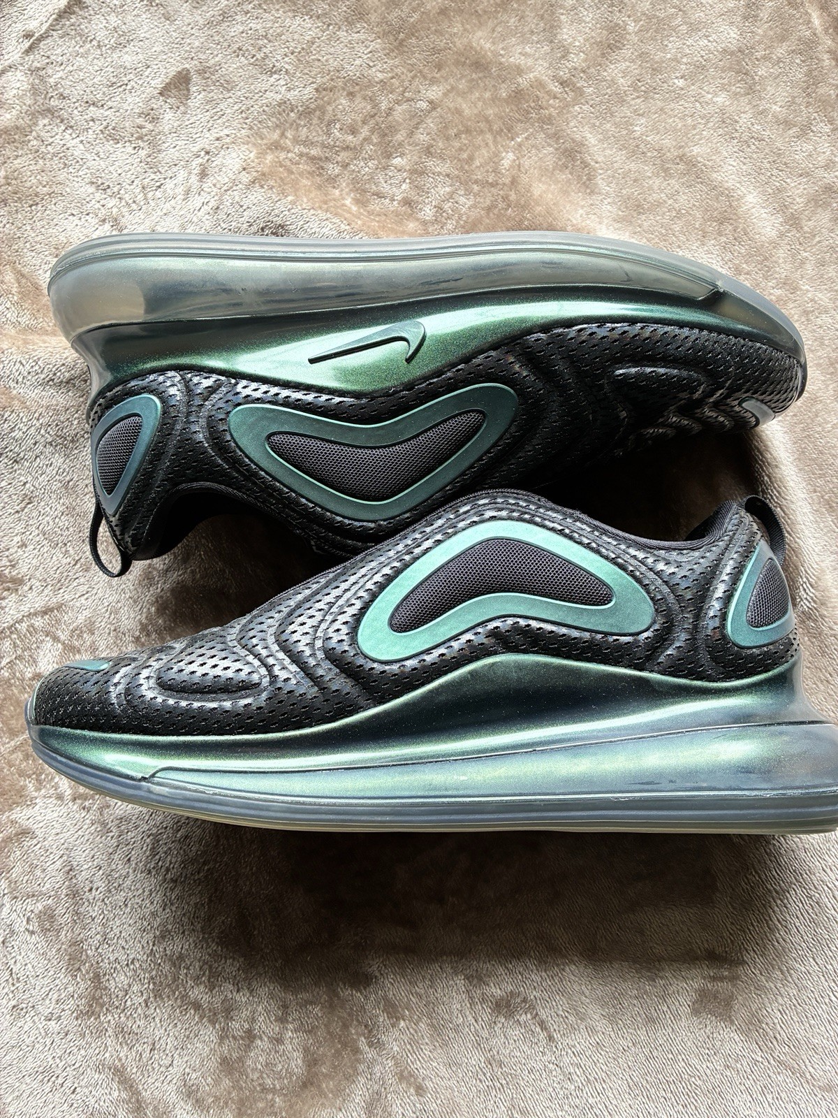 Nike Air Max 720 “Throwback Future” (2019) Men’s Sneakers Men’s US 11 Nike Air Max 720 “Throwback Future” (2019) Men’s Sneakers Men’s US 11