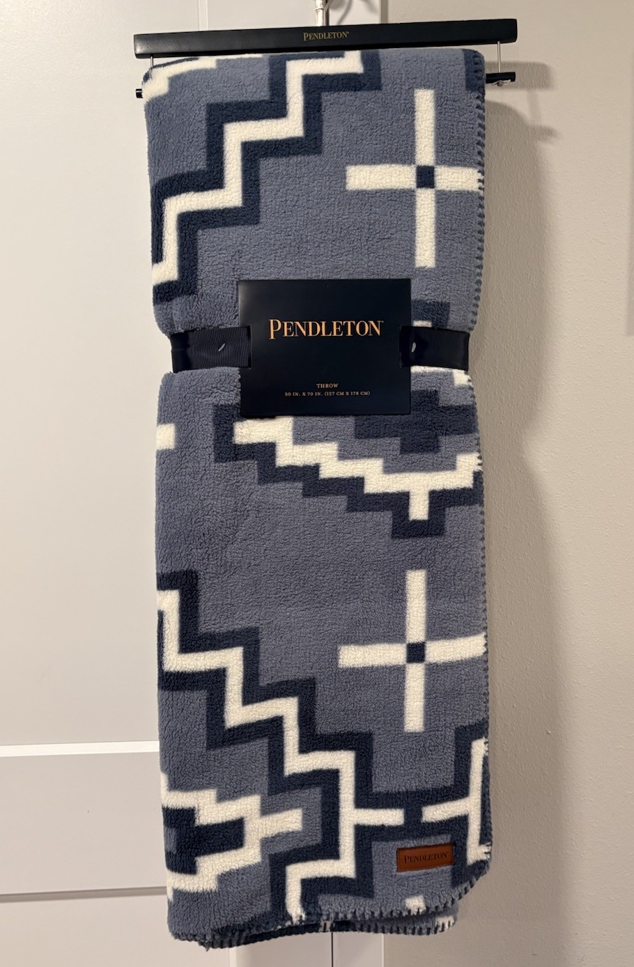 Pendleton Otero Printed Berber Fleece Blue White Throw Blanket 50\ Pendleton Otero Printed Berber Fleece Blue White Throw Blanket 50\