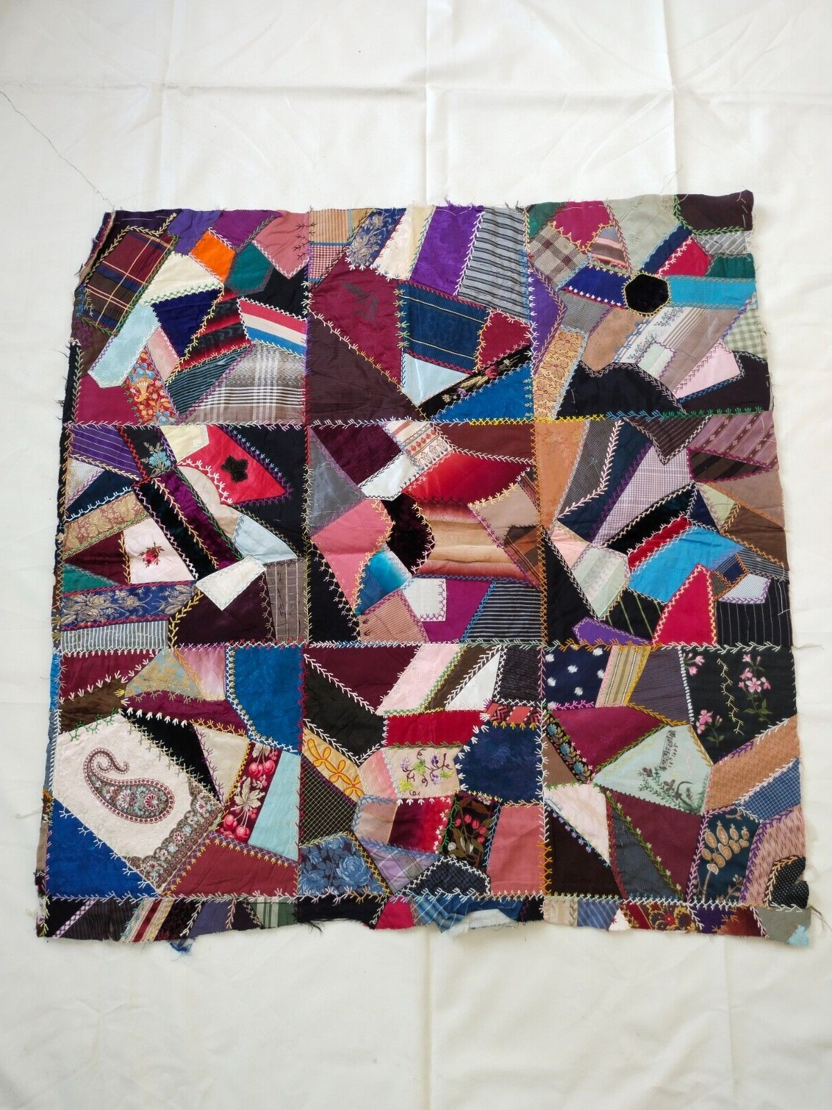 antique crazy silk & velvet Quilt patchwork embroidery hand Quilted item872 antique crazy silk & velvet Quilt patchwork embroidery hand Quilted item872