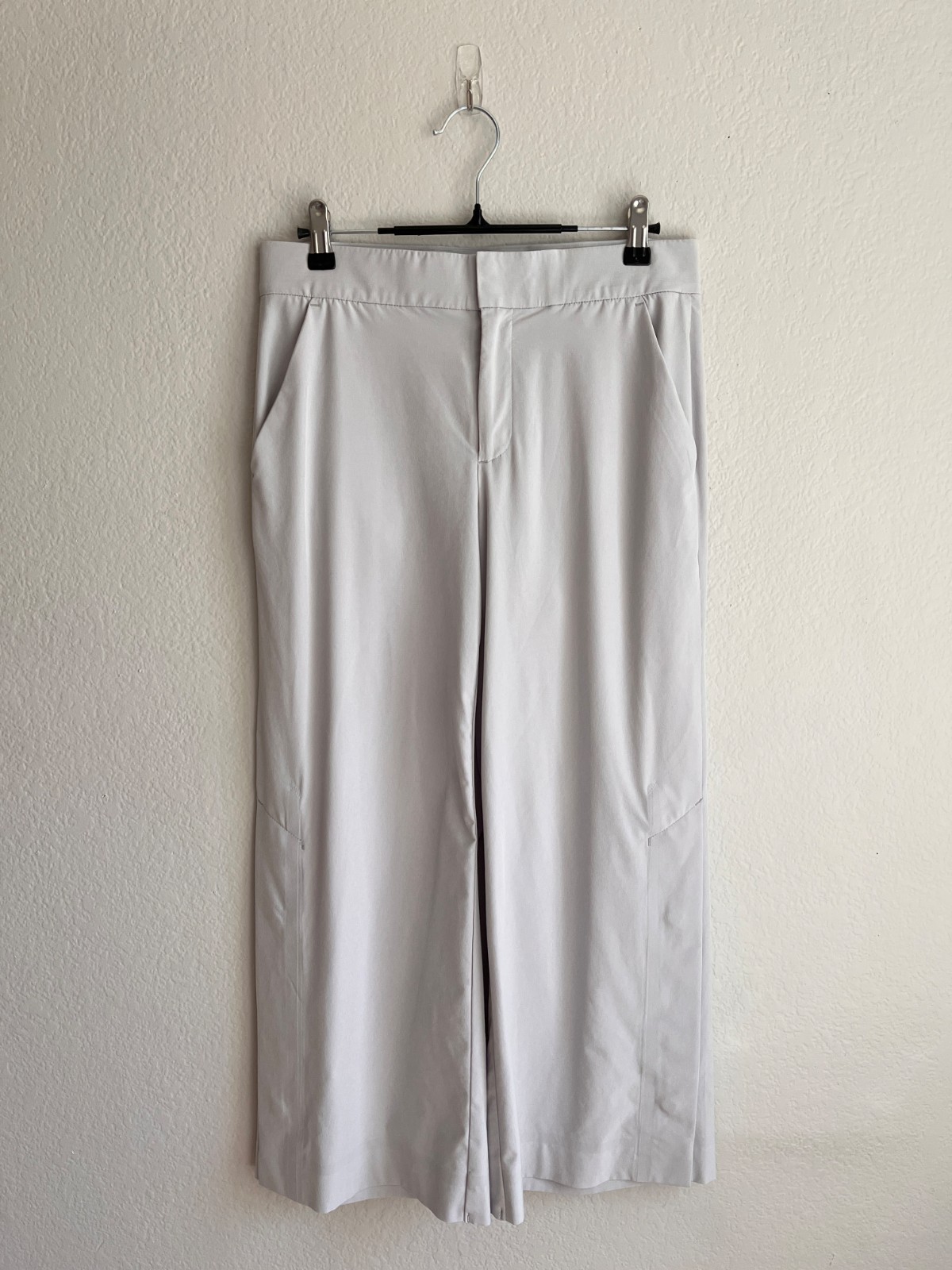 Athleta Tribeca Crop Pant in Tern Gray Size US 4 Athleta Tribeca Crop Pant in Tern Gray Size US 4