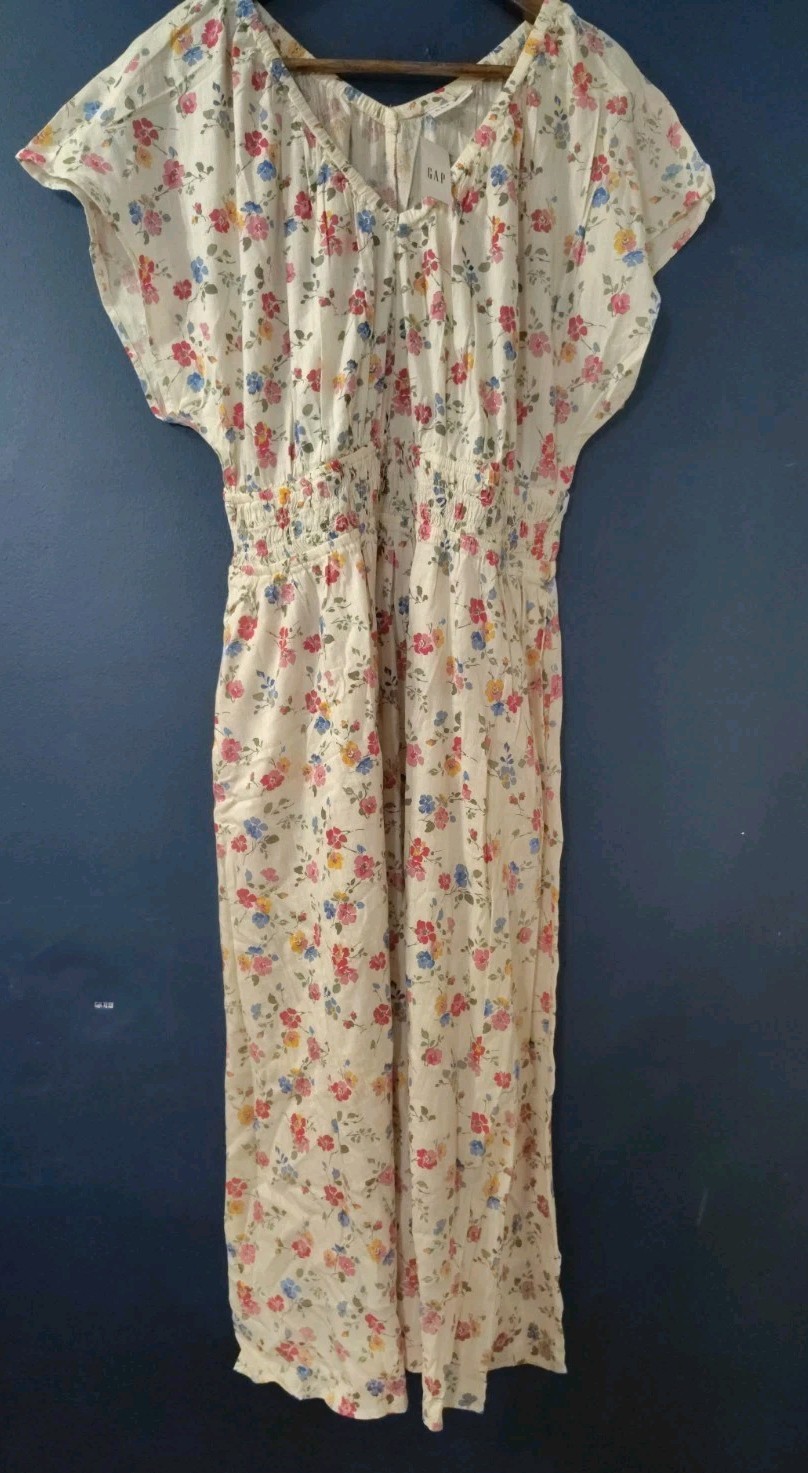NWT Gap Smocked Maxi Dress Floral, Resort Summer Vacation Size Large NWT Gap Smocked Maxi Dress Floral, Resort Summer Vacation Size Large
