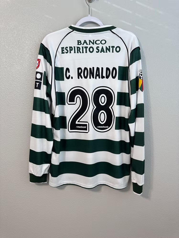 C.Ronaldo #28 Sporting CP Home Jersey 2001/03 Long Sleeve Men’s jerseys All size C.Ronaldo #28 Sporting CP Home Jersey 2001/03 Long Sleeve Men’s jerseys All size