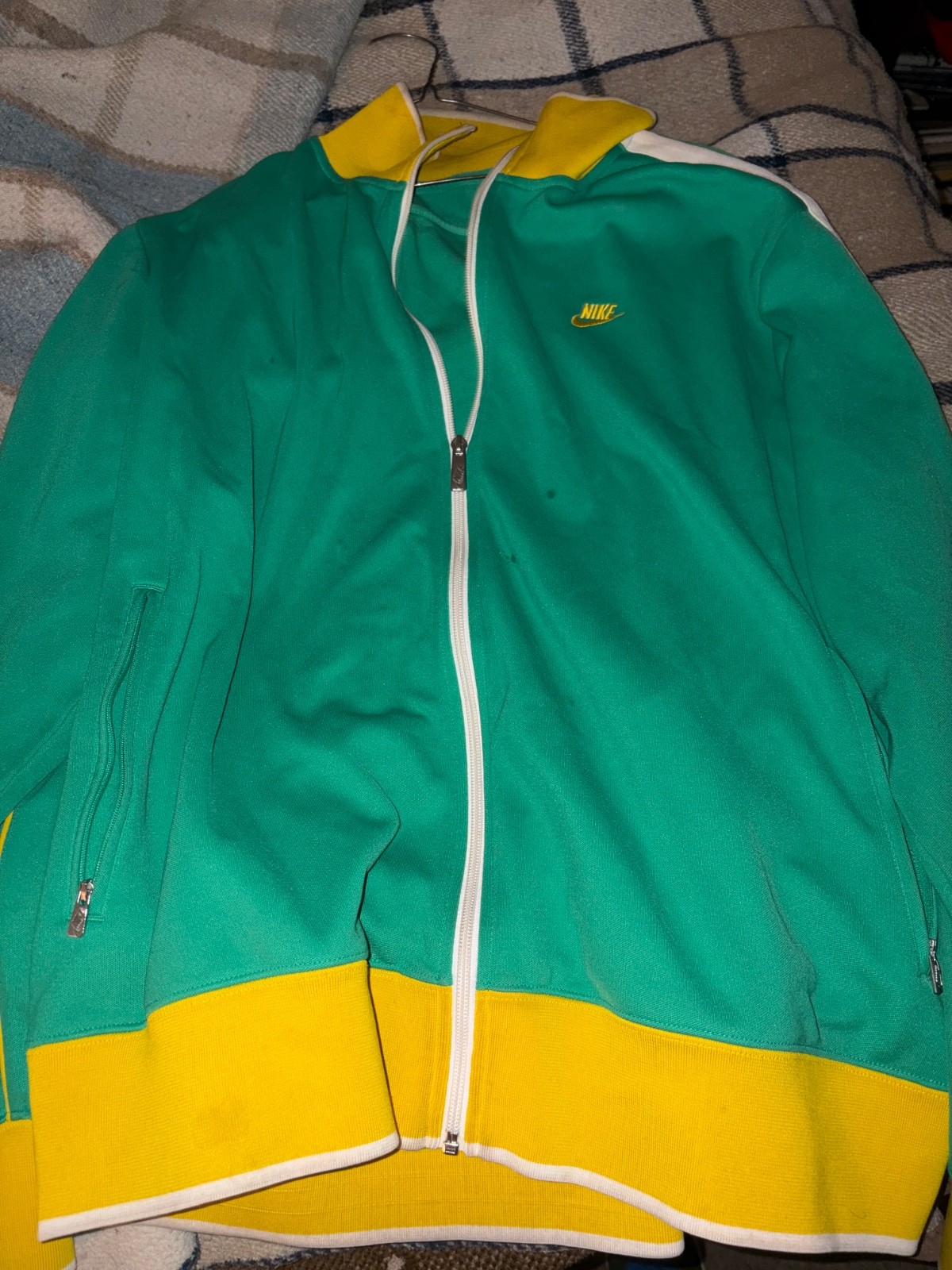 Nike Rare 2XL men\'s green Colorblock VTG track jersey Excellent condition EUC Nike Rare 2XL men\'s green Colorblock VTG track jersey Excellent condition EUC