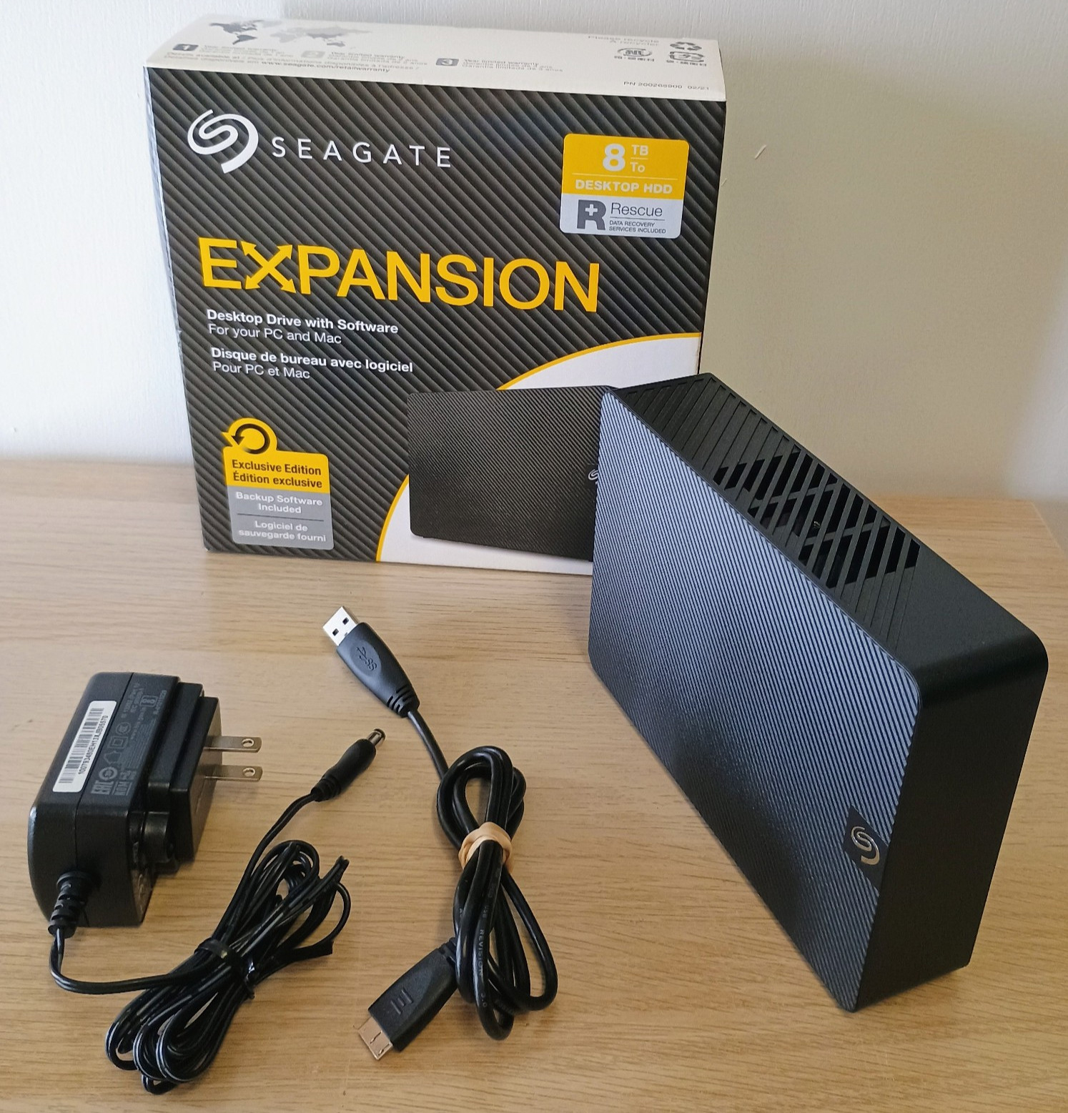 Seagate Expansion 8TB External USB 3.0 Hard Drive HDD Fully Tested Good With Box Seagate Expansion 8TB External USB 3.0 Hard Drive HDD Fully Tested Good With Box