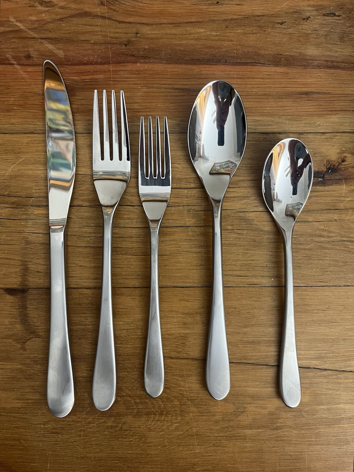 5 Piece Mikasa Brynley Forged Stainless Steel Flatware 5 Piece Mikasa Brynley Forged Stainless Steel Flatware