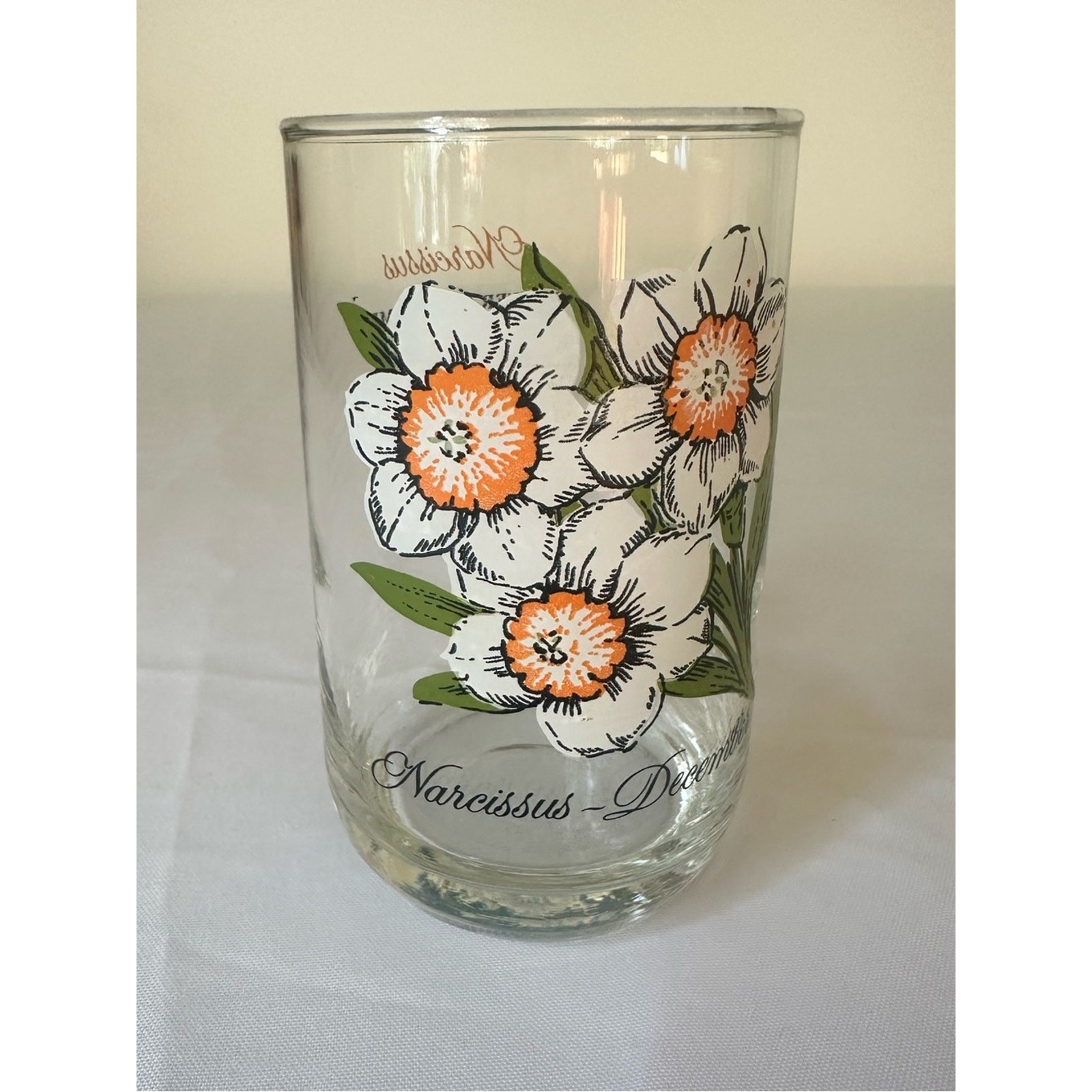Vintage  1970s Brockway Flower of the month glass: December/Narcissus