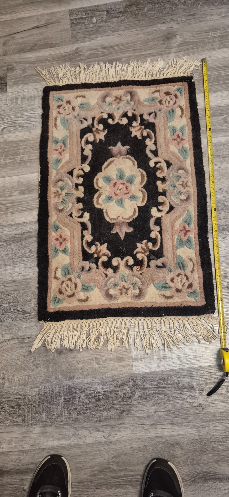 VINTAGE HAND-KNOTTED CHINESE ART DECO WOOL ACCENT RUG 23 X 36 INCHES VINTAGE HAND-KNOTTED CHINESE ART DECO WOOL ACCENT RUG 23 X 36 INCHES