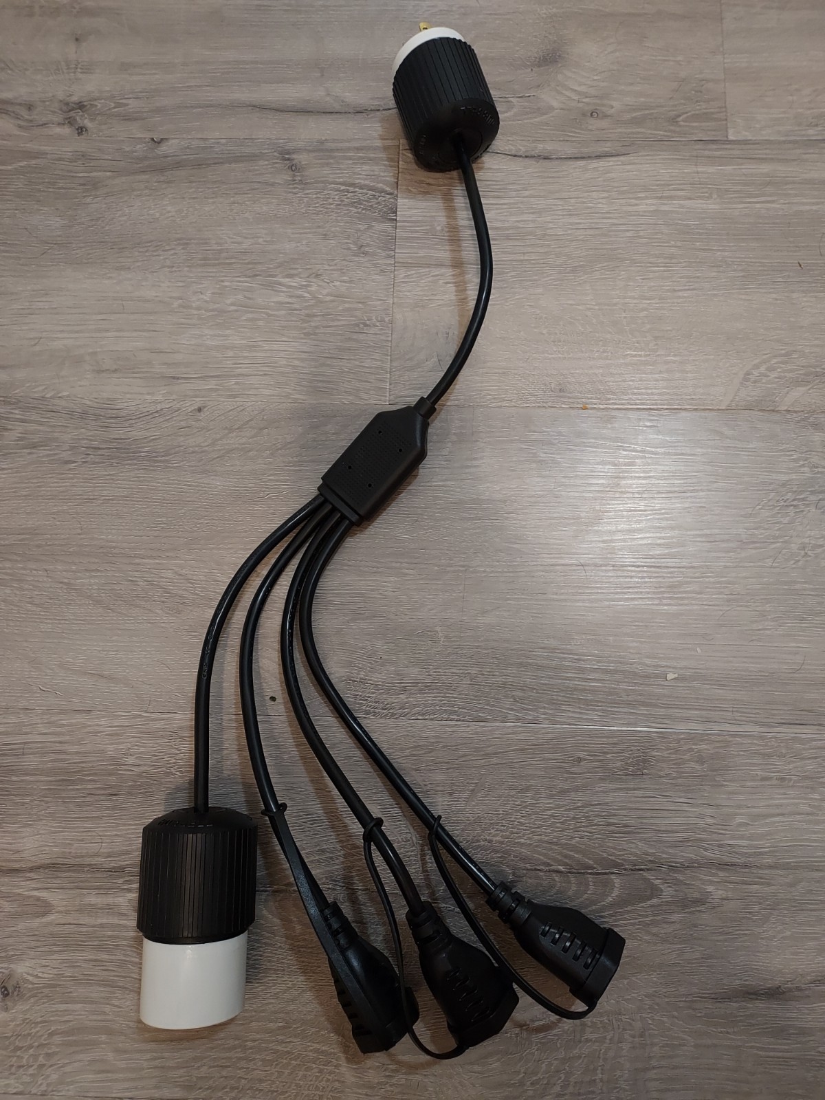18 inch 1 to 4 Outlet Locomotive Refrigerator Adapter Splitter Cable Plug Cord 18 inch 1 to 4 Outlet Locomotive Refrigerator Adapter Splitter Cable Plug Cord