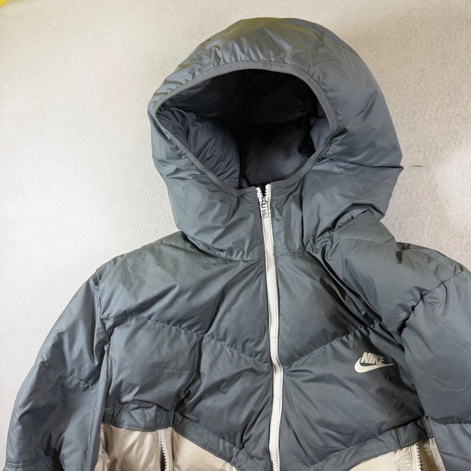 Nike Storm-FIT Mens Hooded Puffer Jacket Grey Beige Colorblock Large Futura Logo