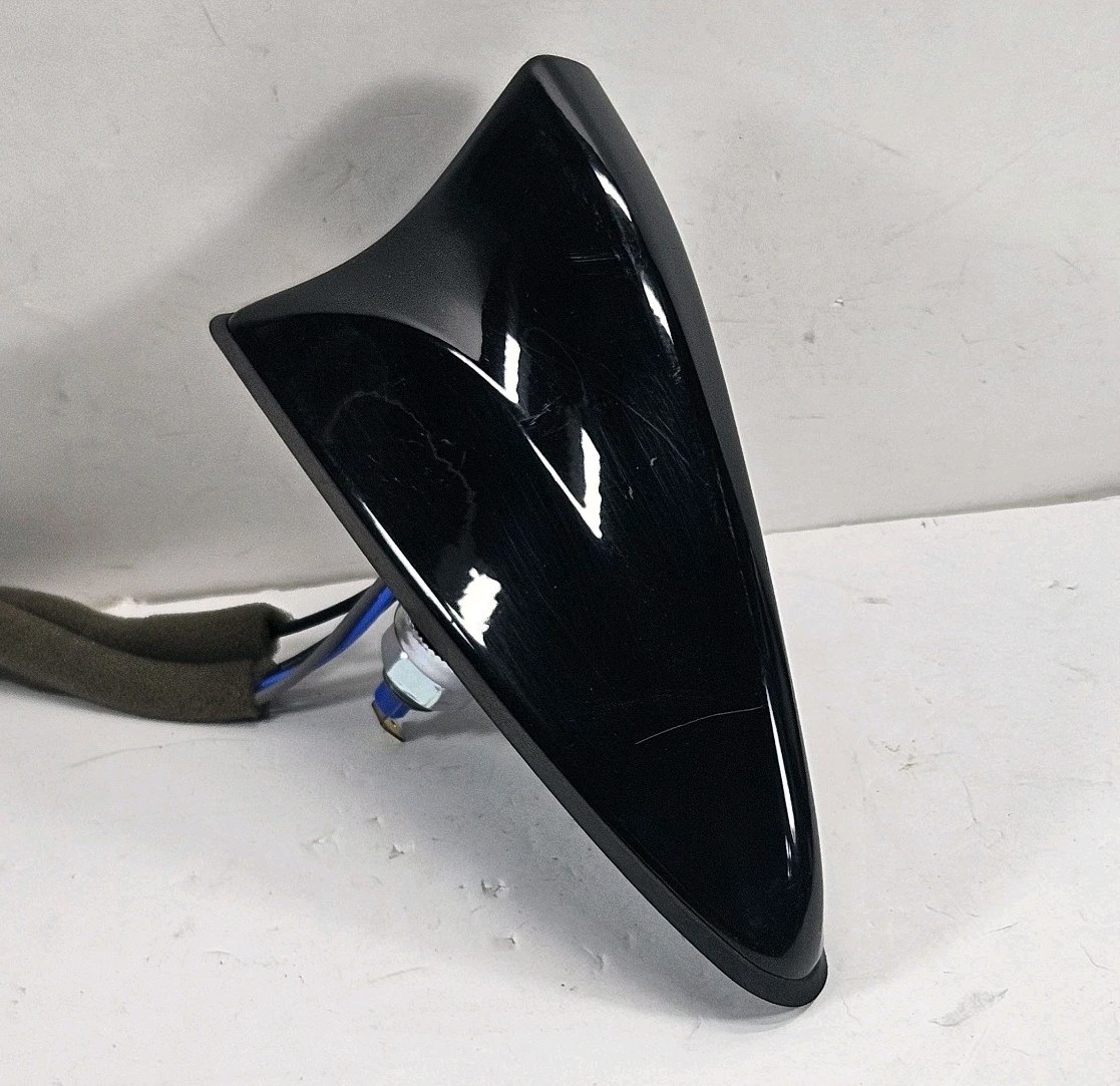 2016-2021 Hyundai Tucson Roof Mounted Black Shark Fin Antenna 96210D3550EB OEM 2016-2021 Hyundai Tucson Roof Mounted Black Shark Fin Antenna 96210D3550EB OEM