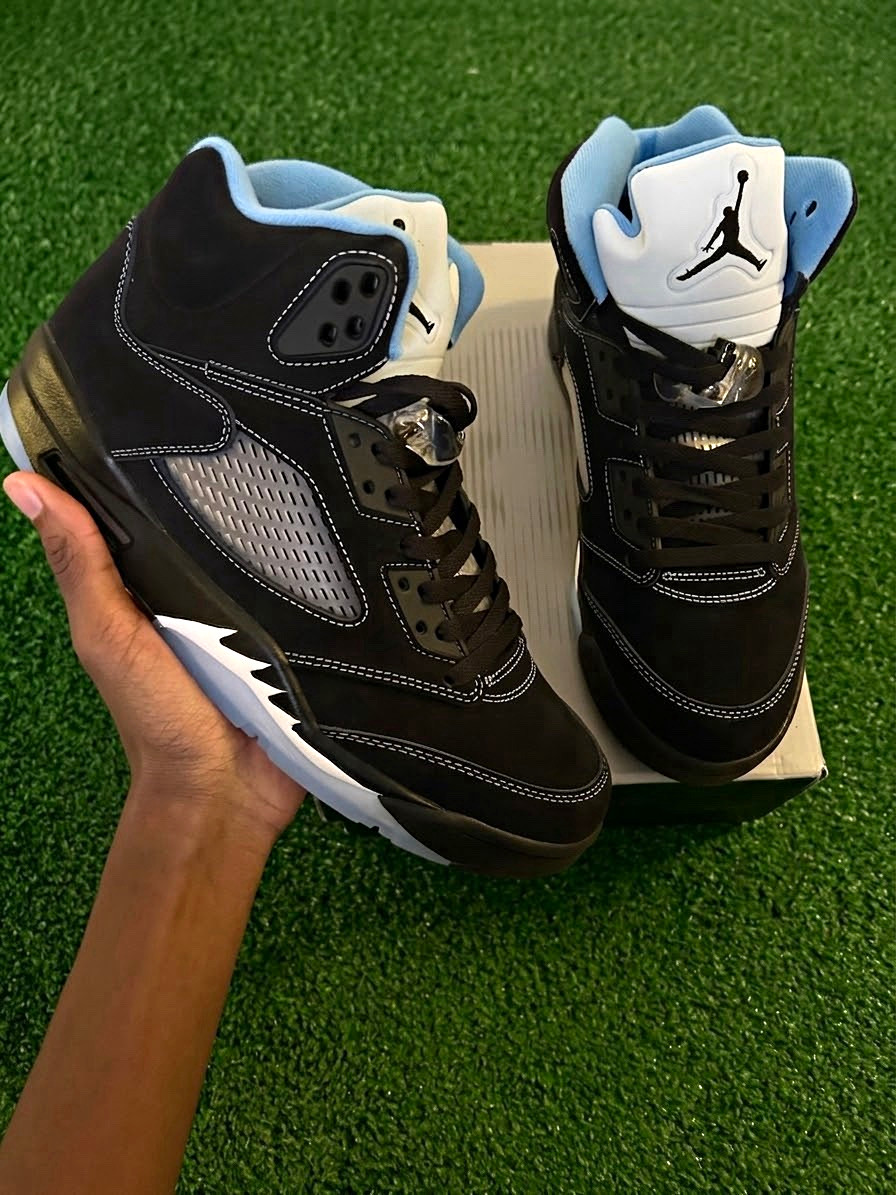 Jordan Air Jordan 5 Retro Black Light Blue White High Top New w/ Box Jordan Air Jordan 5 Retro Black Light Blue White High Top New w/ Box