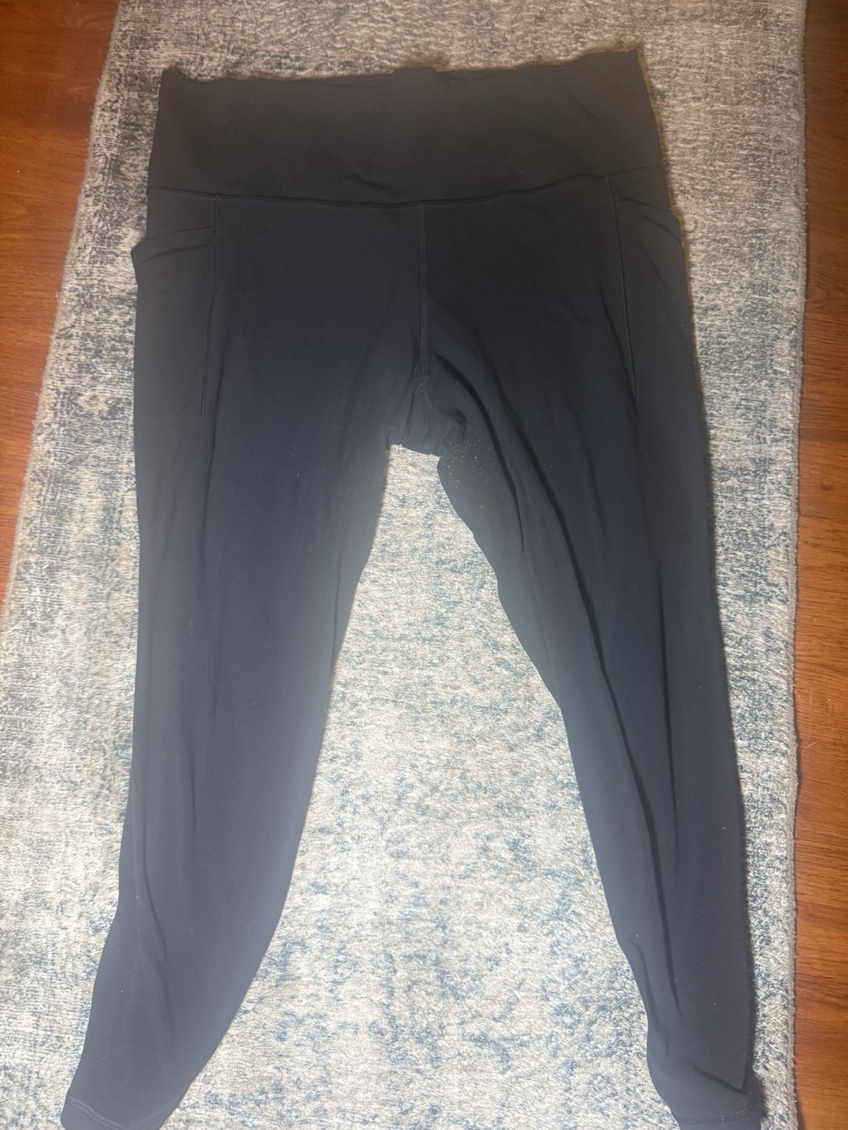 Athleta Women\'s Capri Leggings Size XL Athleta Women\'s Capri Leggings Size XL