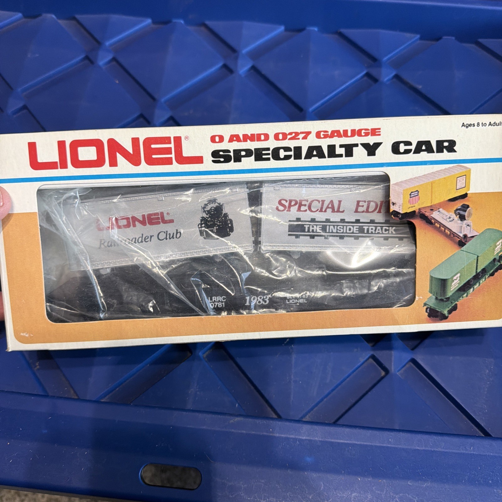 Lionel # 6-0781 - 1983 Special Edition Lionel Railroad Club Flatcar with Vans Lionel # 6-0781 - 1983 Special Edition Lionel Railroad Club Flatcar with Vans