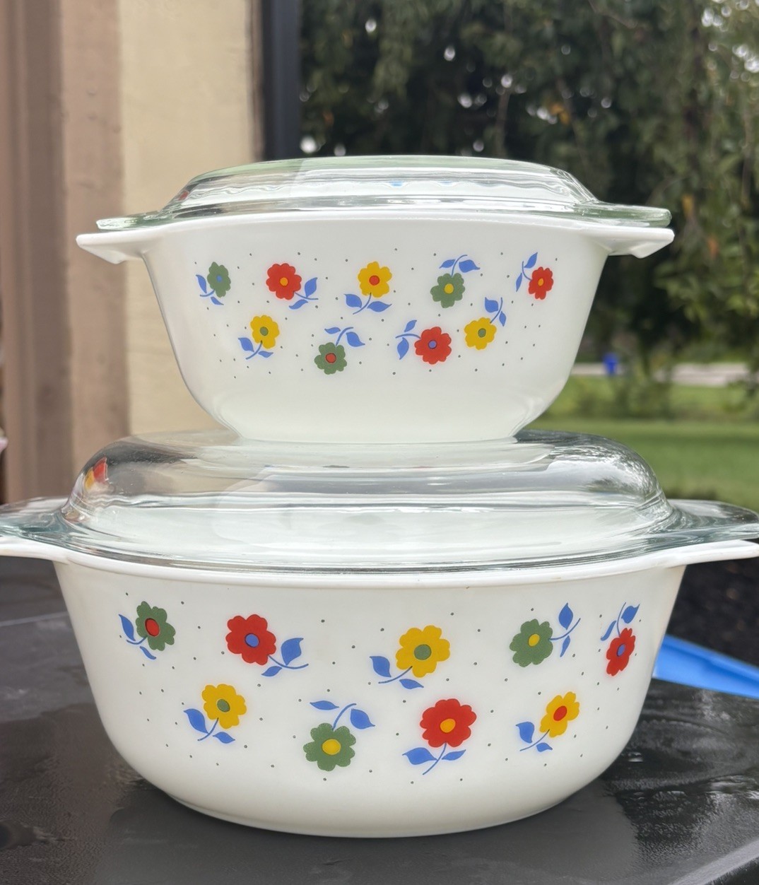 HTF English Pyrex Dancing Daisies Casseroles 
