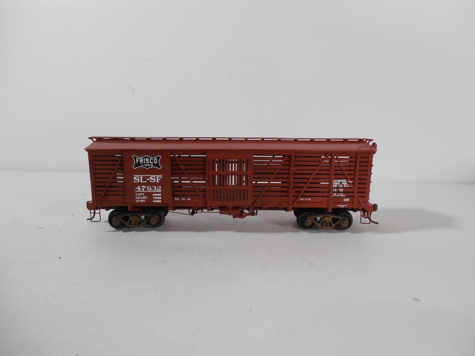 FRISCO LINES 40\' STOCK CAR #47632 ~ KADEE COUPLERS ~ HO SCALE