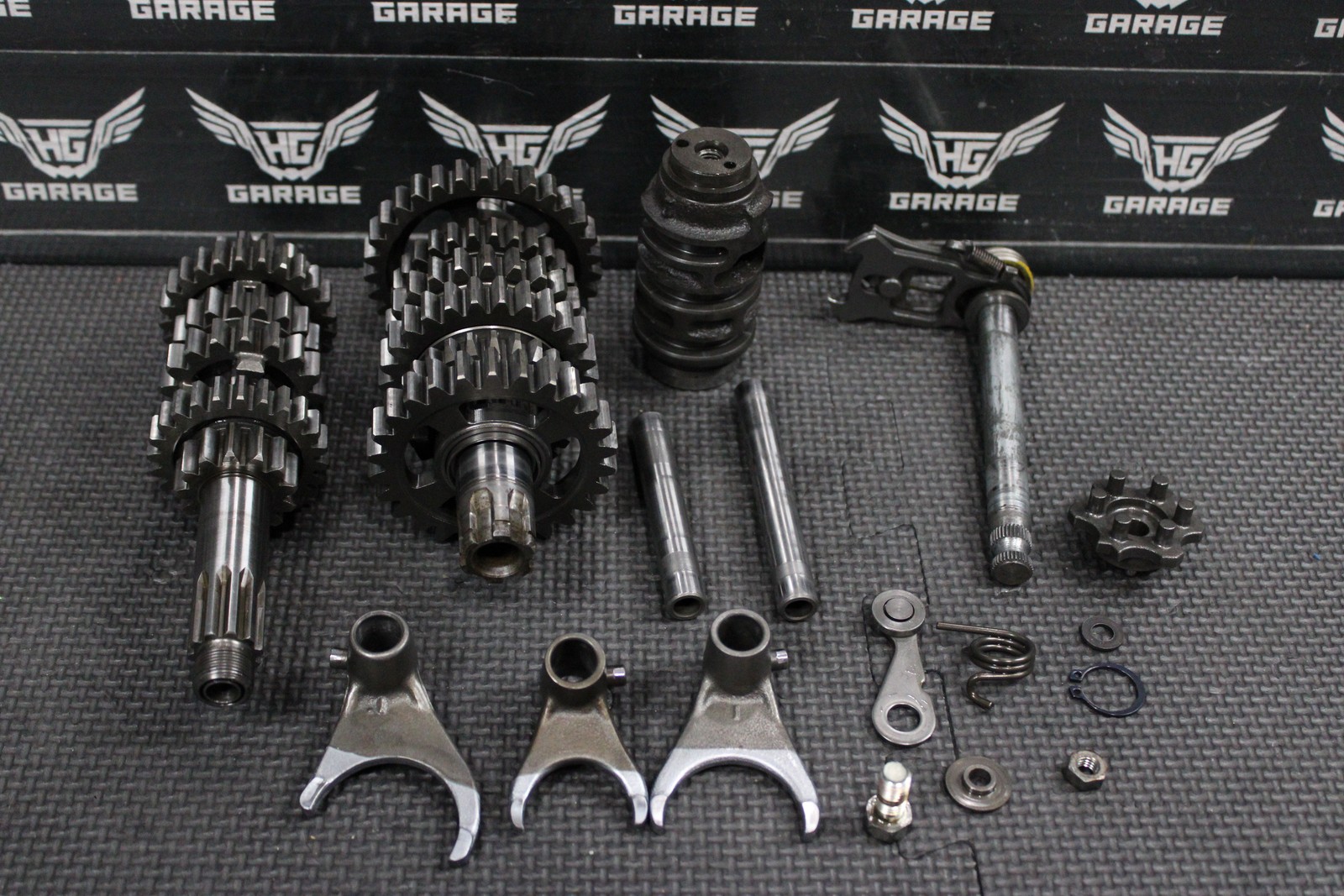 1995 94-98 KAWASAKI KX125 OEM ENGINE TRANSMISSION GEARBOX SHIFT FORKS TRANS DRUM 1995 94-98 KAWASAKI KX125 OEM ENGINE TRANSMISSION GEARBOX SHIFT FORKS TRANS DRUM
