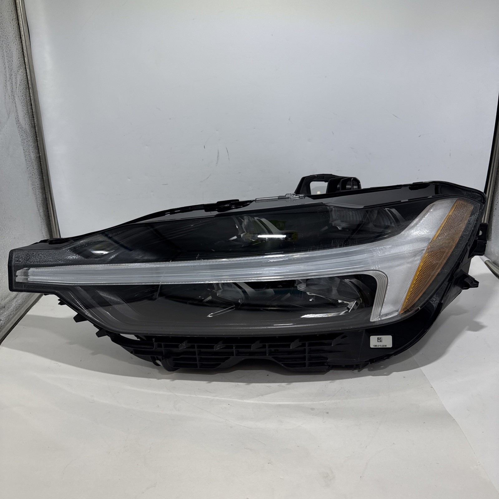 2018-2025 Volvo XC60 Full LED Driver side Headlight