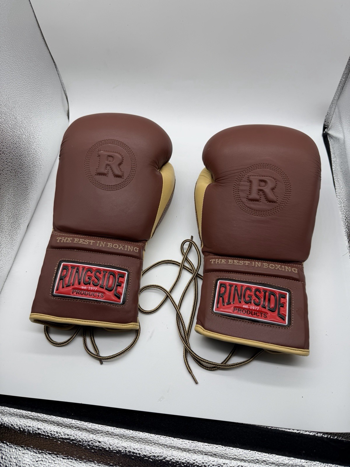 Ringside Heritage Lace Sparring Boxing Gloves 18 Oz Genuine Leather Ringside Heritage Lace Sparring Boxing Gloves 18 Oz Genuine Leather