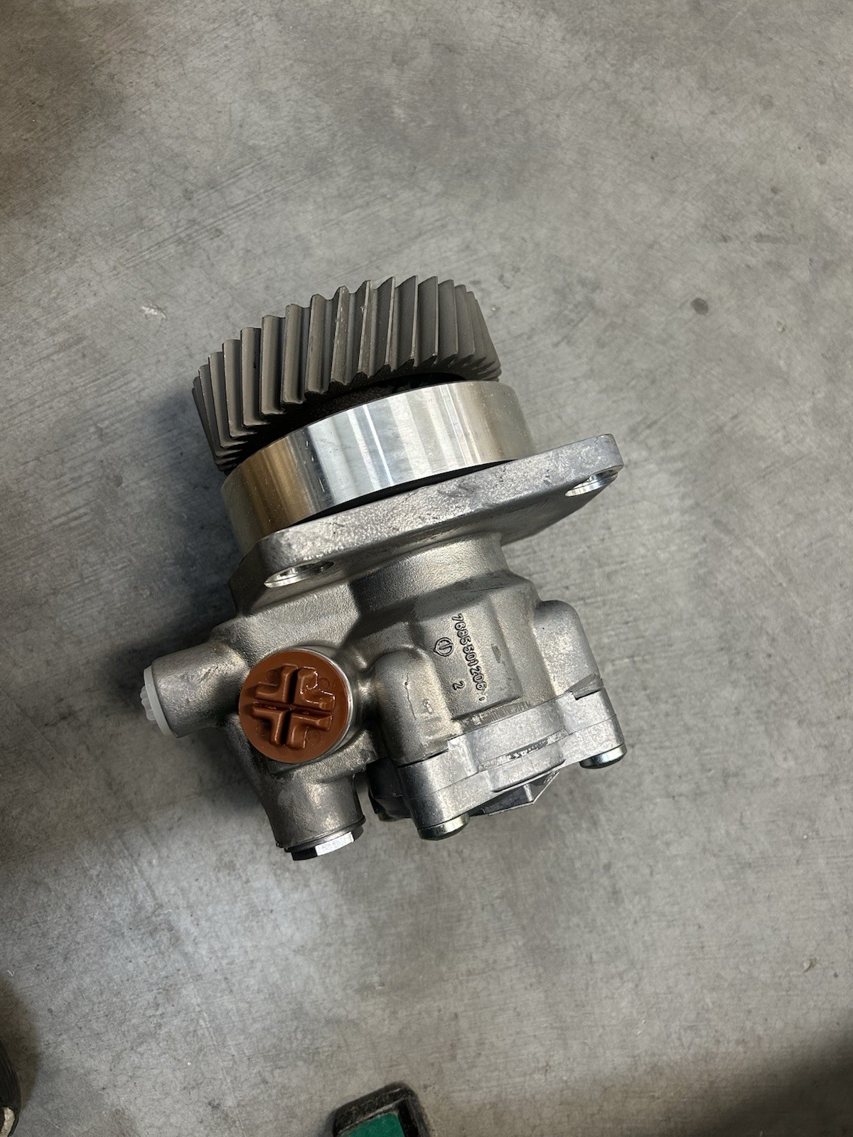 BOSCH 7685955606 Mercedes MBE power steering pump 308595606 14-15083-000