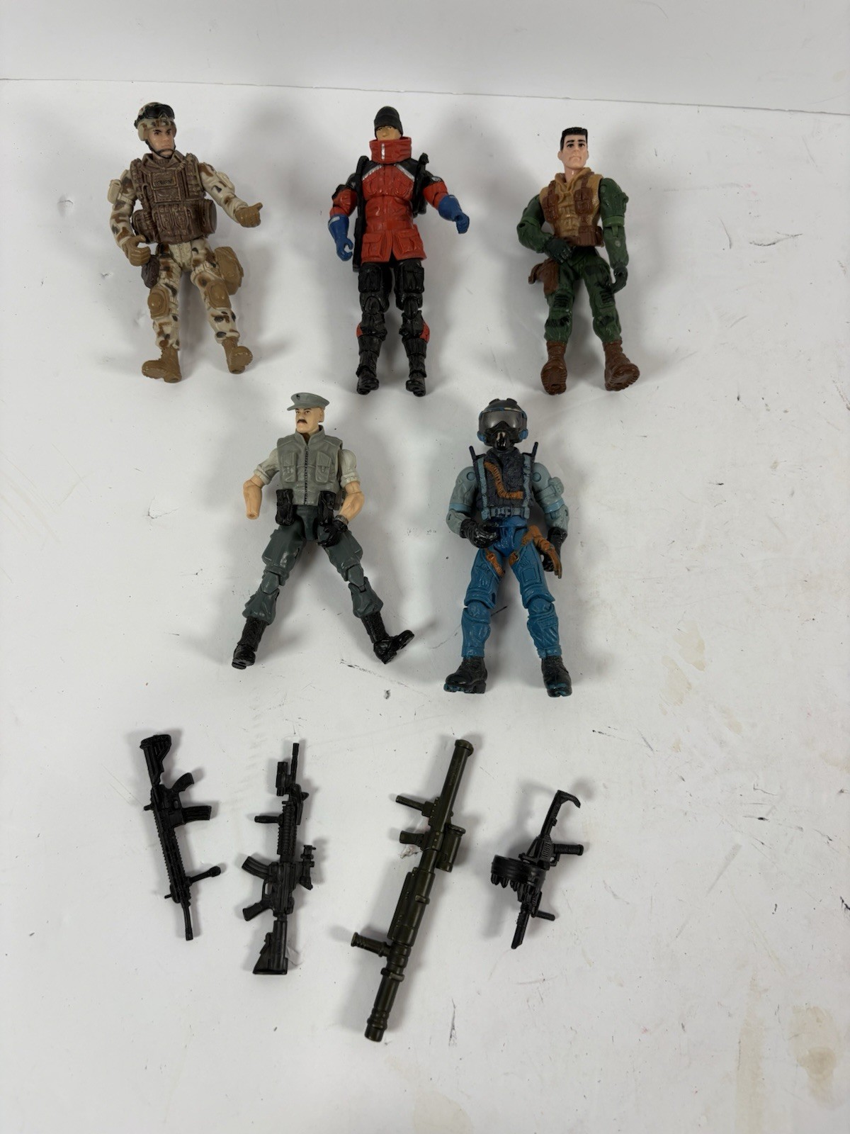 Lanard The Corps Elite Action Figures Lot of 5 Military Soldiers 4 Weapons Used