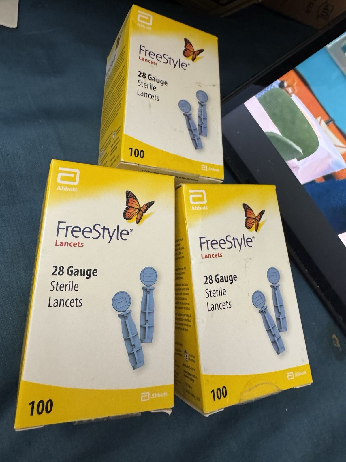 FreeStyle 28G Sterile Lancets 100 Count Box, Compatible with FreeStyle FreeStyle 28G Sterile Lancets 100 Count Box, Compatible with FreeStyle