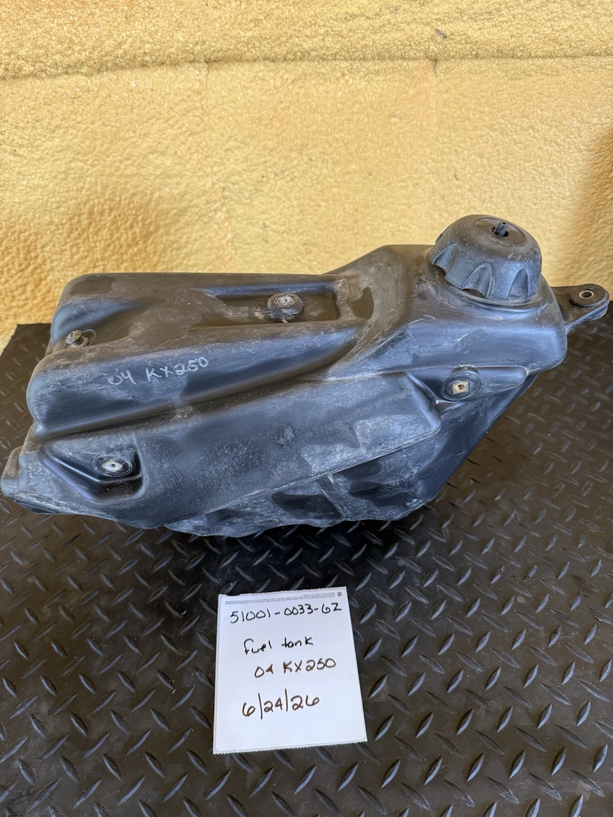 kx125 KX250 KX 250 OEM Fuel Gas Tank Canister 51001-0033-6Z #1015