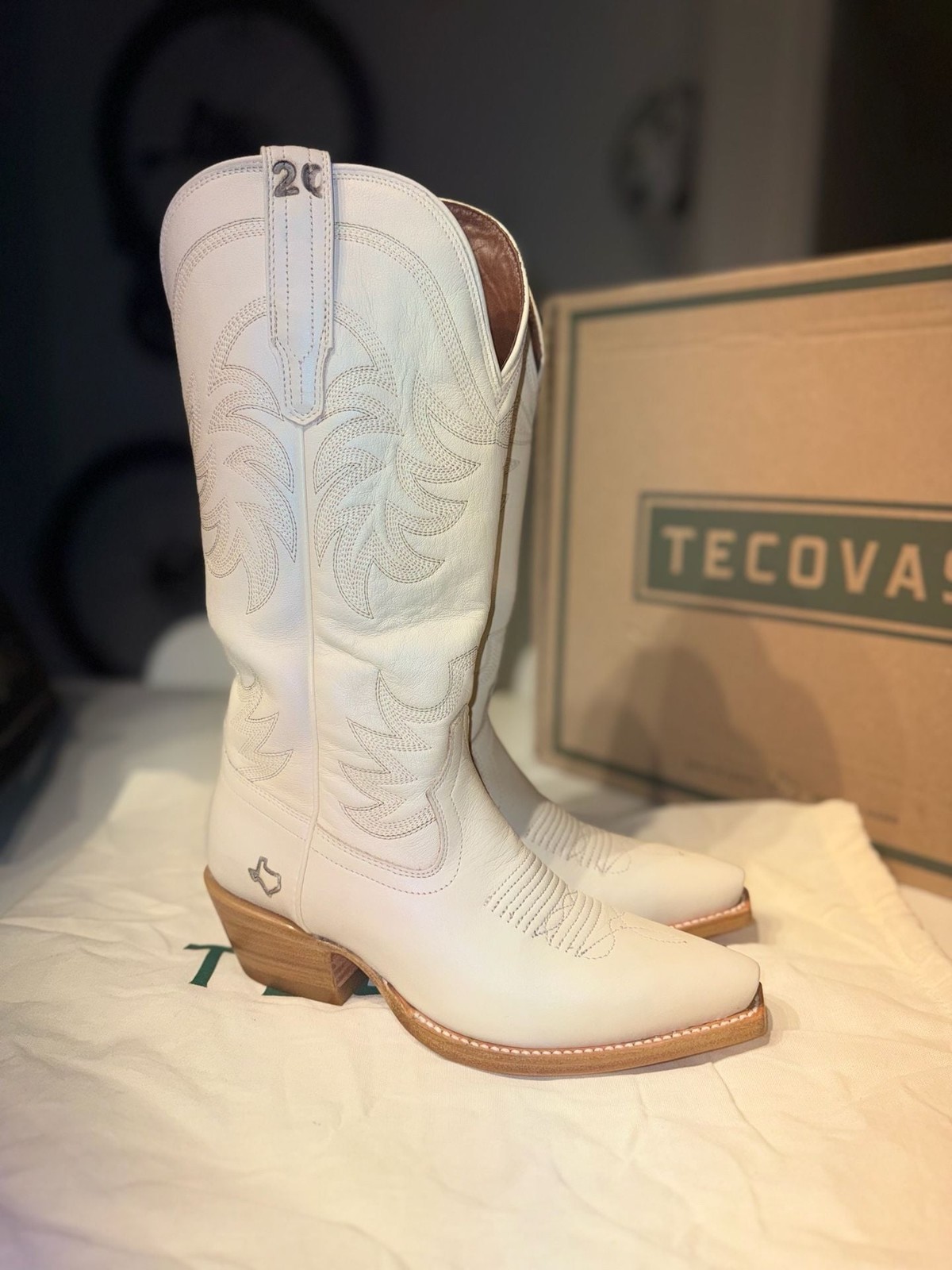 Tecovas The Annie Snip Toe Cowgirl Boots in Bone Sz 6,5 reg