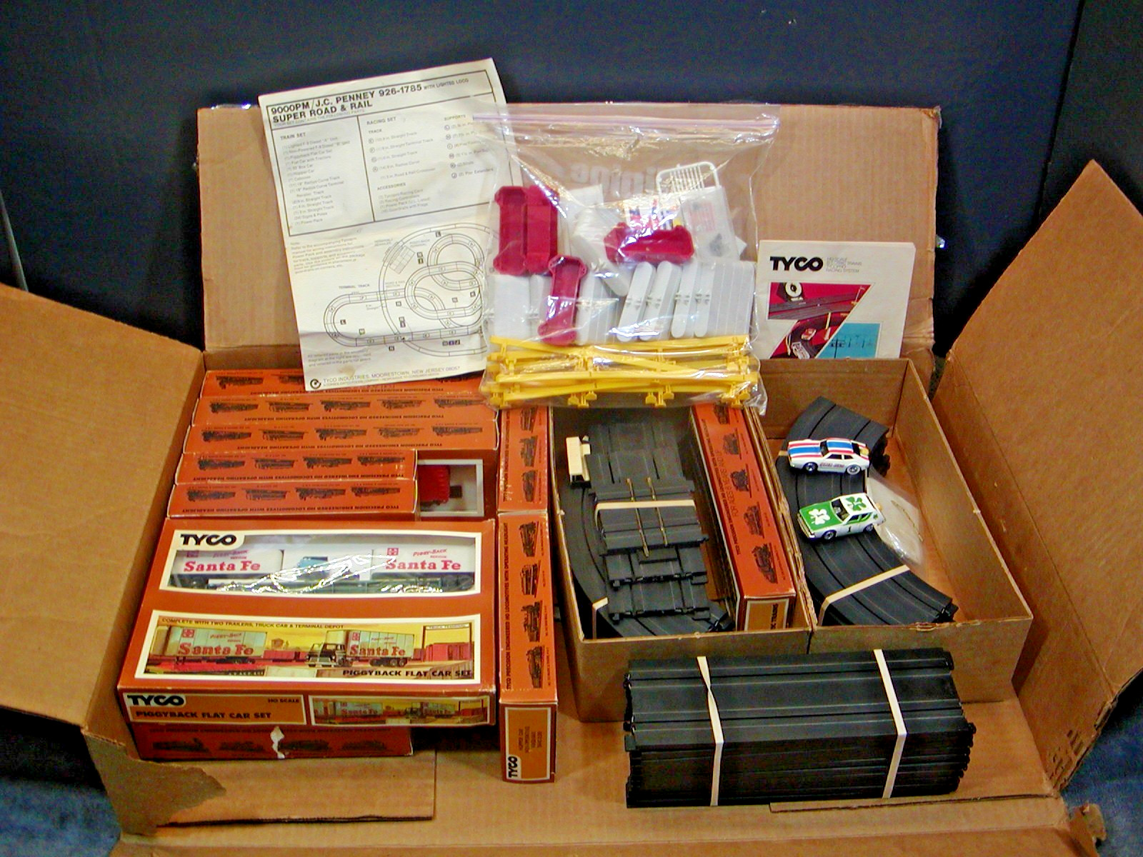 RARE NO. 9000PM TYCO SUPER ROAD & RAIL SET HO SCALE TRAIN & ROADRACE SET RARE NO. 9000PM TYCO SUPER ROAD & RAIL SET HO SCALE TRAIN & ROADRACE SET
