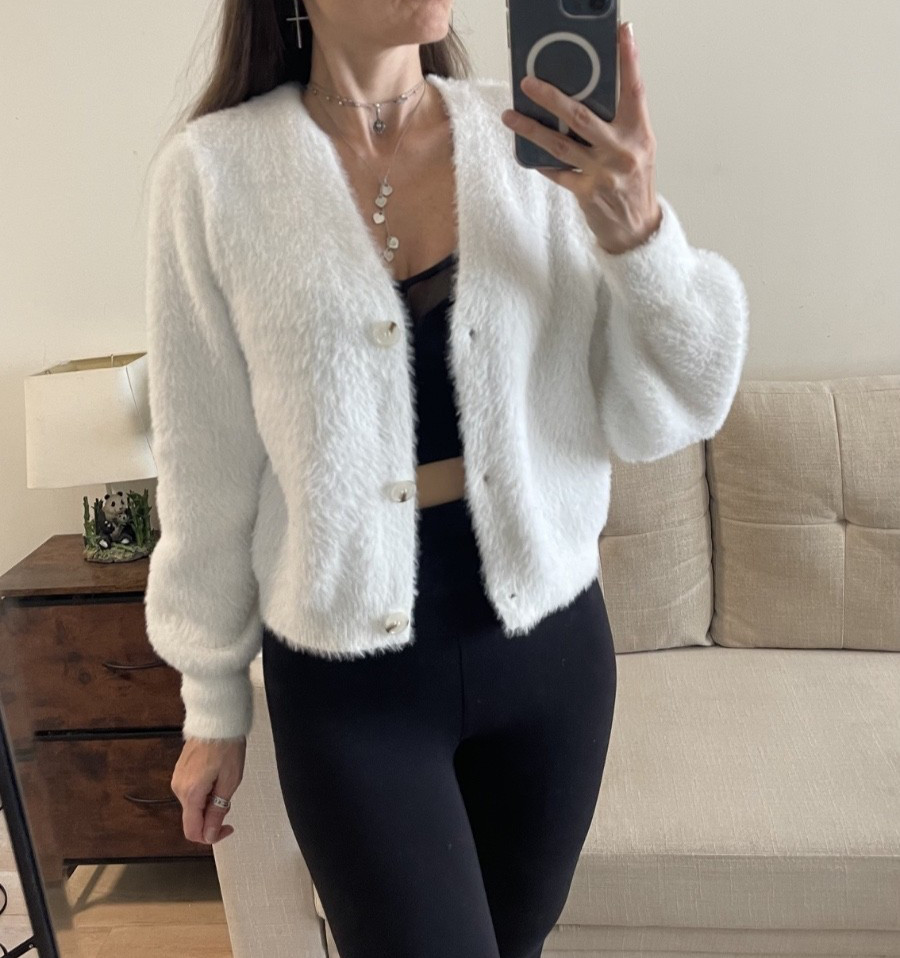 Willow & Wind White Fuzzy Eyelash Knit V-Neck Button Front Cardigan Sweater M