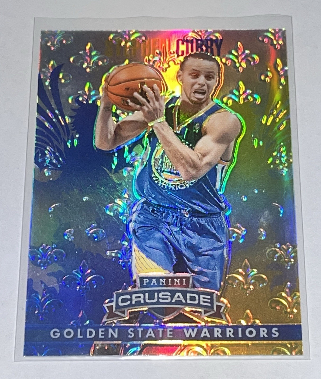2013-14 CRUSADE STEPHEN CURRY BLUE AND YELLOW PRIZM MATCHING JERSEY COLORS RARE 2013-14 CRUSADE STEPHEN CURRY BLUE AND YELLOW PRIZM MATCHING JERSEY COLORS RARE