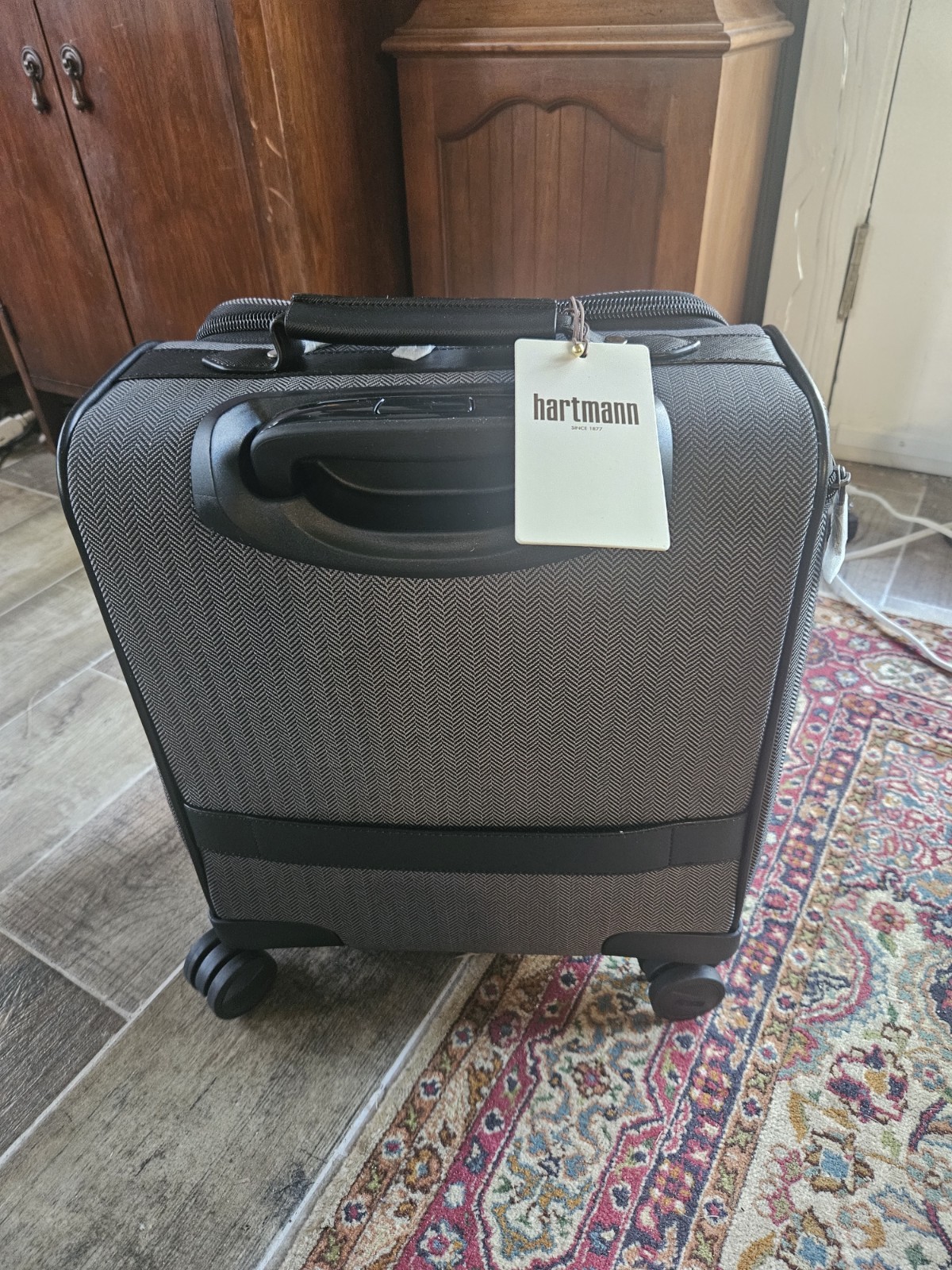 Hartmann Herringbone Deluxe Underseater NWT Retail $360 Hartmann Herringbone Deluxe Underseater NWT Retail $360