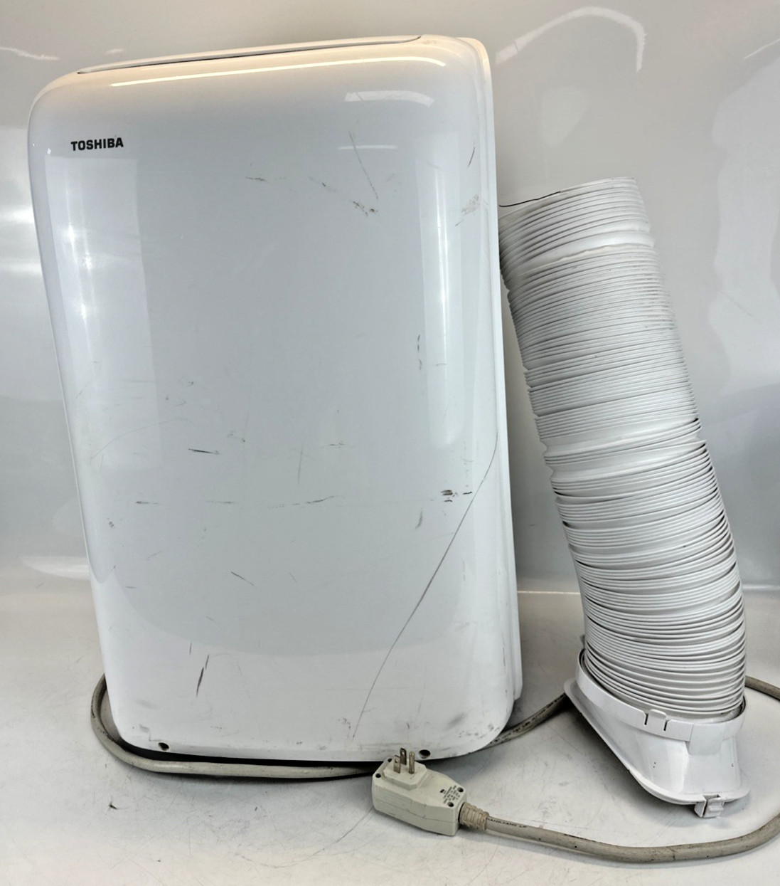 Toshiba 8,000 BTU (6,000 BTU DOE) 115V Portable Air Conditioner RAC-PD0812CRRU Toshiba 8,000 BTU (6,000 BTU DOE) 115V Portable Air Conditioner RAC-PD0812CRRU