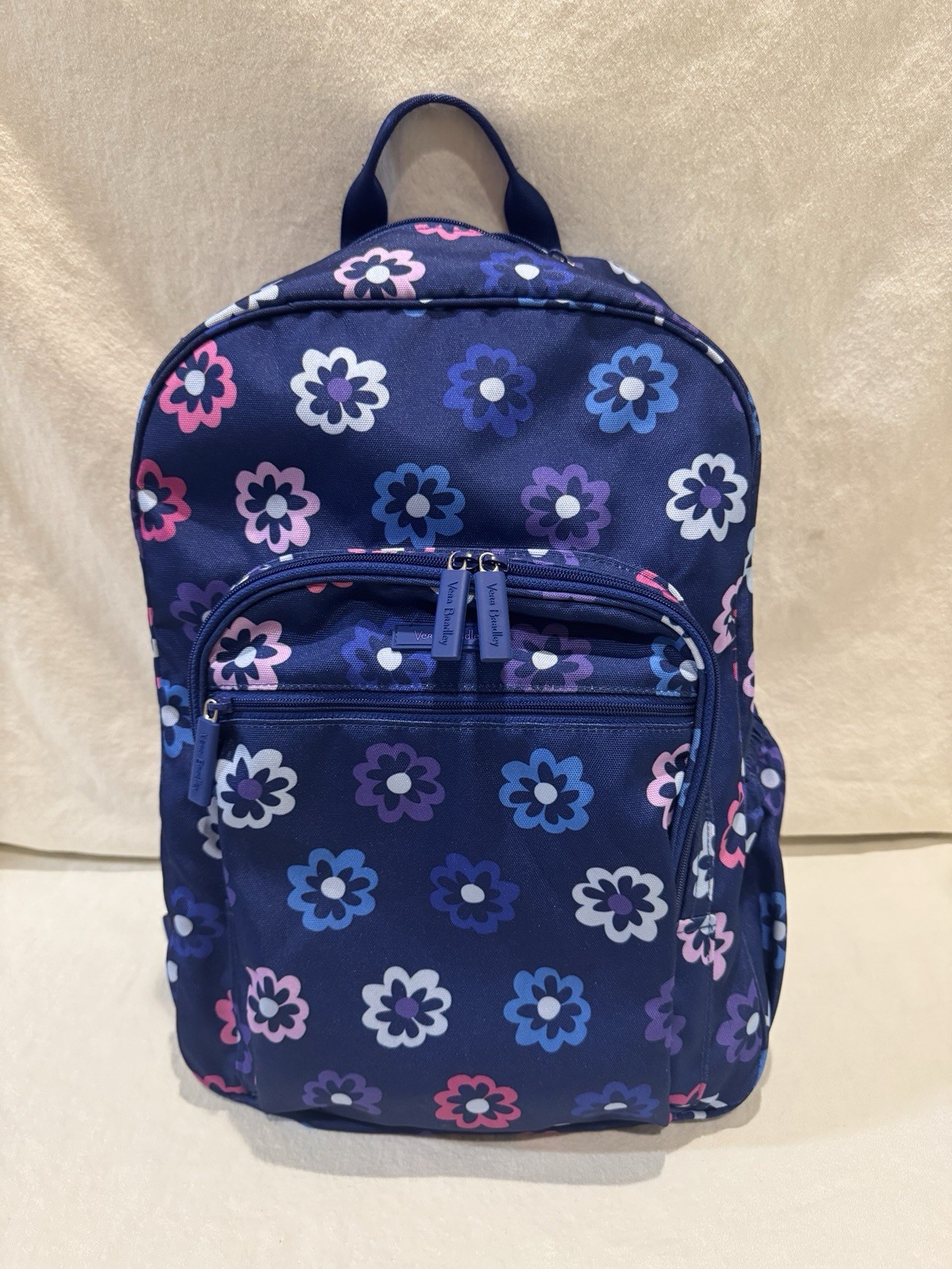 Vera Bradley Backpack Ellie Flowers Backpack-Pre Owned Excellent Condition Vera Bradley Backpack Ellie Flowers Backpack-Pre Owned Excellent Condition