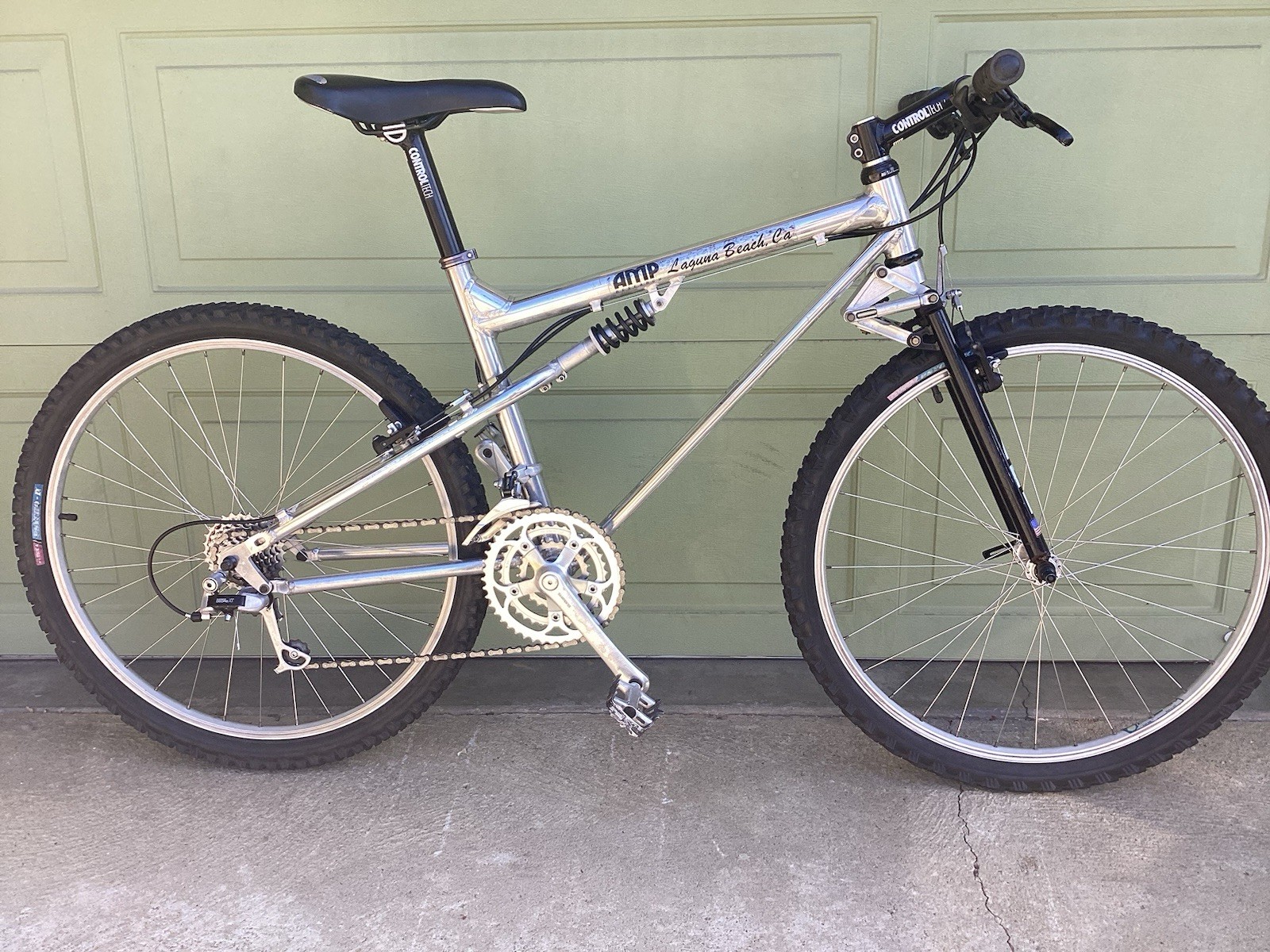 AMP Research B2 Mountain Bike (M) 17” Excellent Condition Vintage 90’s Rare MTB AMP Research B2 Mountain Bike (M) 17” Excellent Condition Vintage 90’s Rare MTB