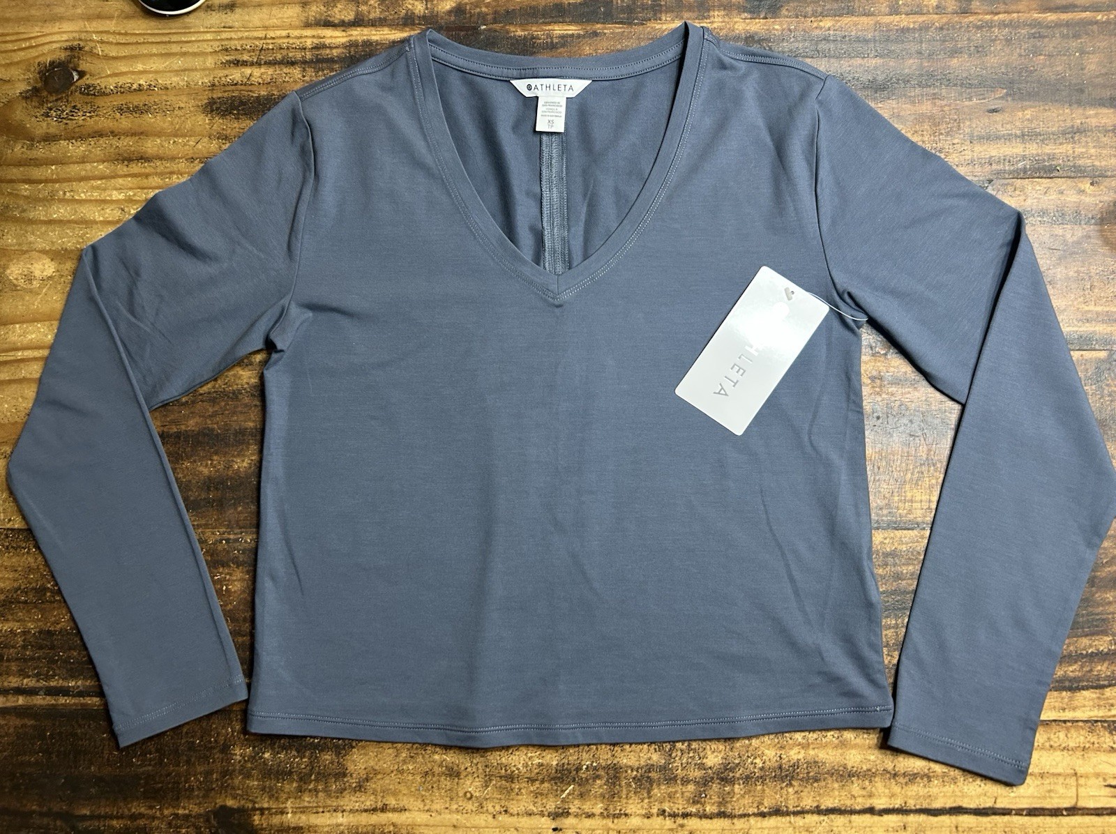 NEW Athleta Essential V Neck Top Long Sleeve Shirt Shadow Blue Size Extra Small
