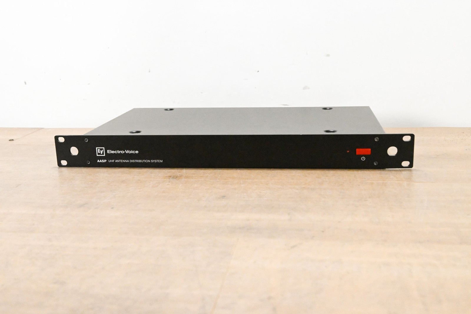 Electro-Voice (EV) RE3-ACC-AASP 2x8 Antenna Splitter: 470-960 MHz NO PSU CG01506