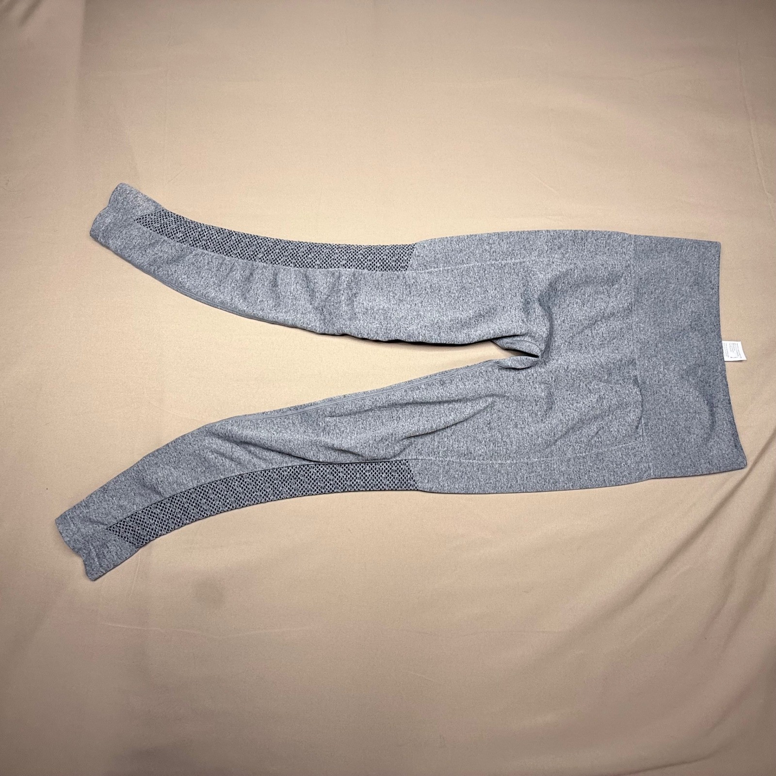 Fabletics Womens Grey Seamless Mesh High Waisted Leggings XS LG1935205-0123-1702 Fabletics Womens Grey Seamless Mesh High Waisted Leggings XS LG1935205-0123-1702