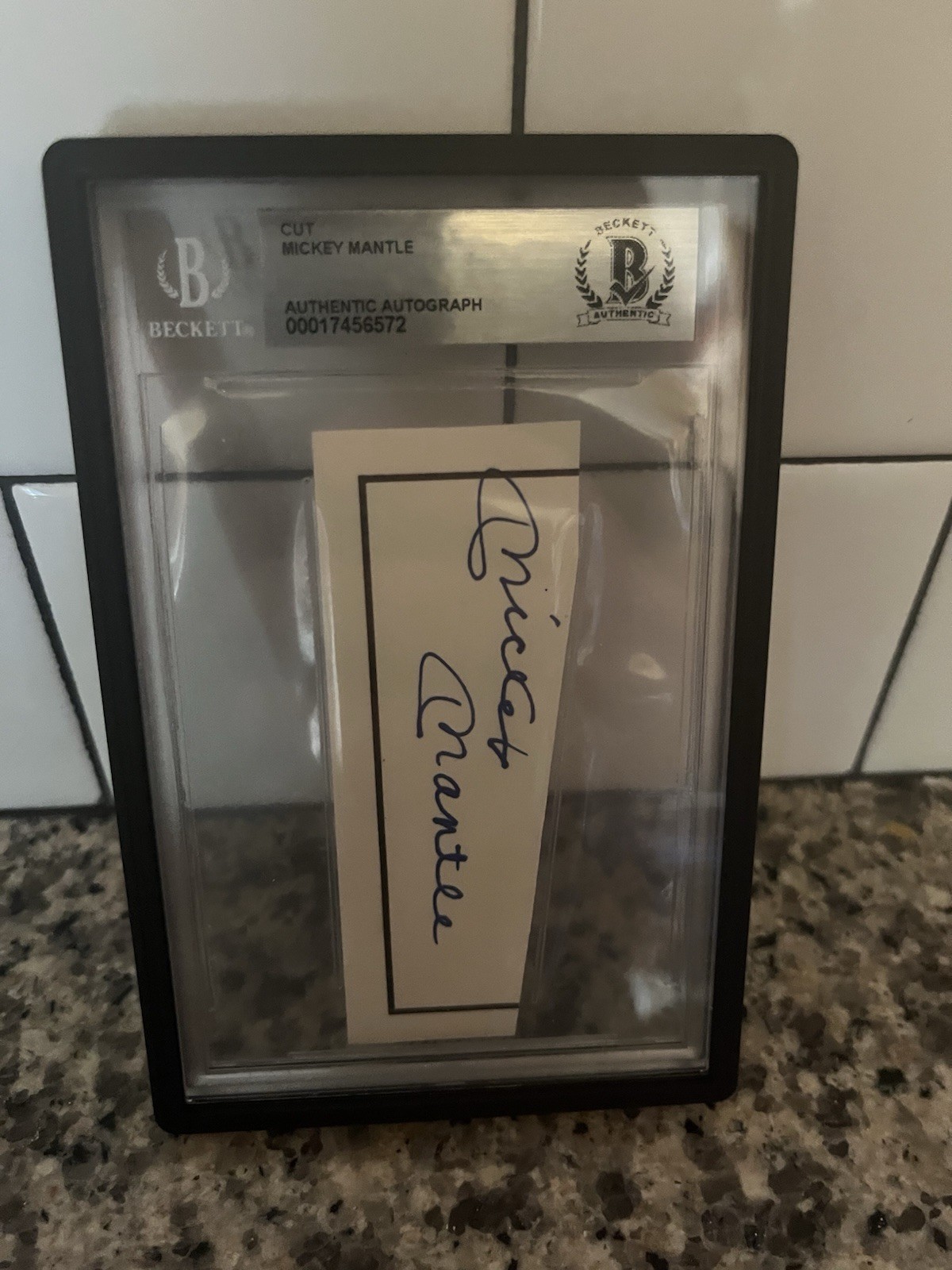 Mickey Mantle Cut Auto Beckett BSA Authentic Signed Yankees HOF w/ Slab Guard Mickey Mantle Cut Auto Beckett BSA Authentic Signed Yankees HOF w/ Slab Guard