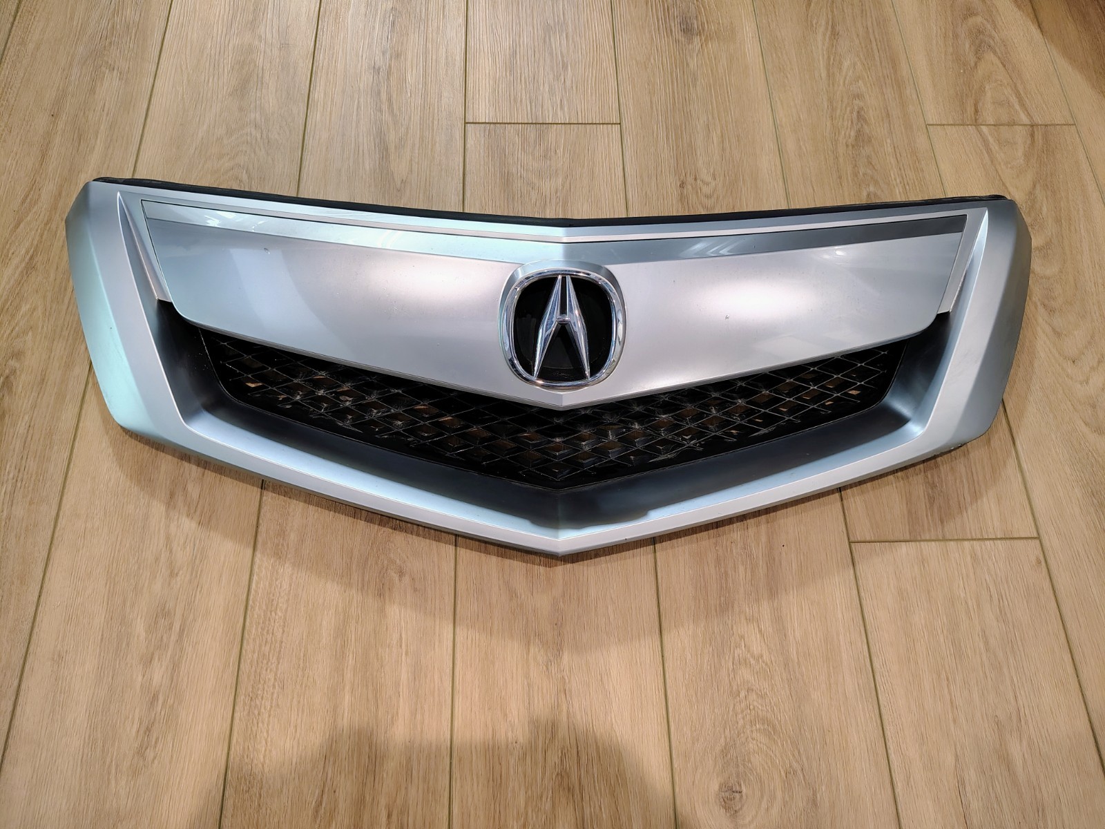 2010 2011 2012 ACURA RDX HOOD GRILLE GRILL COMPLETE OEM UNIT 2010 2011 2012 ACURA RDX HOOD GRILLE GRILL COMPLETE OEM UNIT