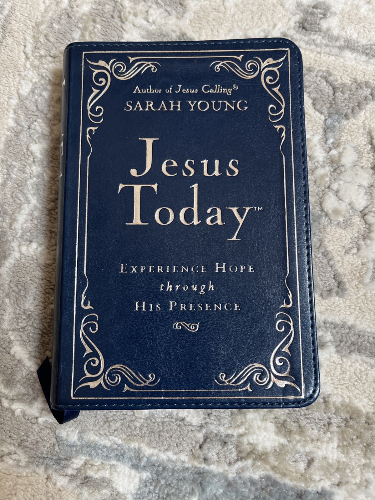 JESUS TODAY Enjoying Hope through His Presence Sarah Young Blue Leather Book JESUS TODAY Enjoying Hope through His Presence Sarah Young Blue Leather Book