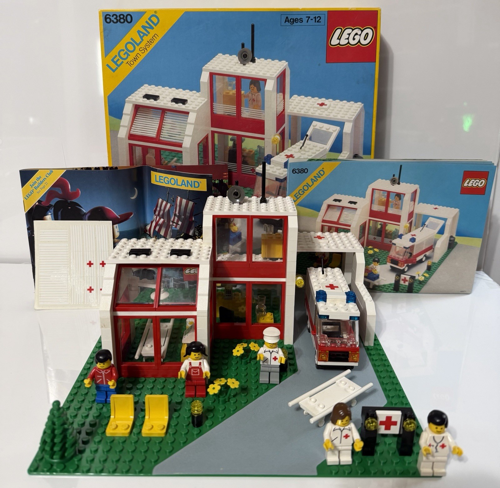 Vintage Lego Set 6380 Hospital Legoland 100% Complete W/ Box And Manual