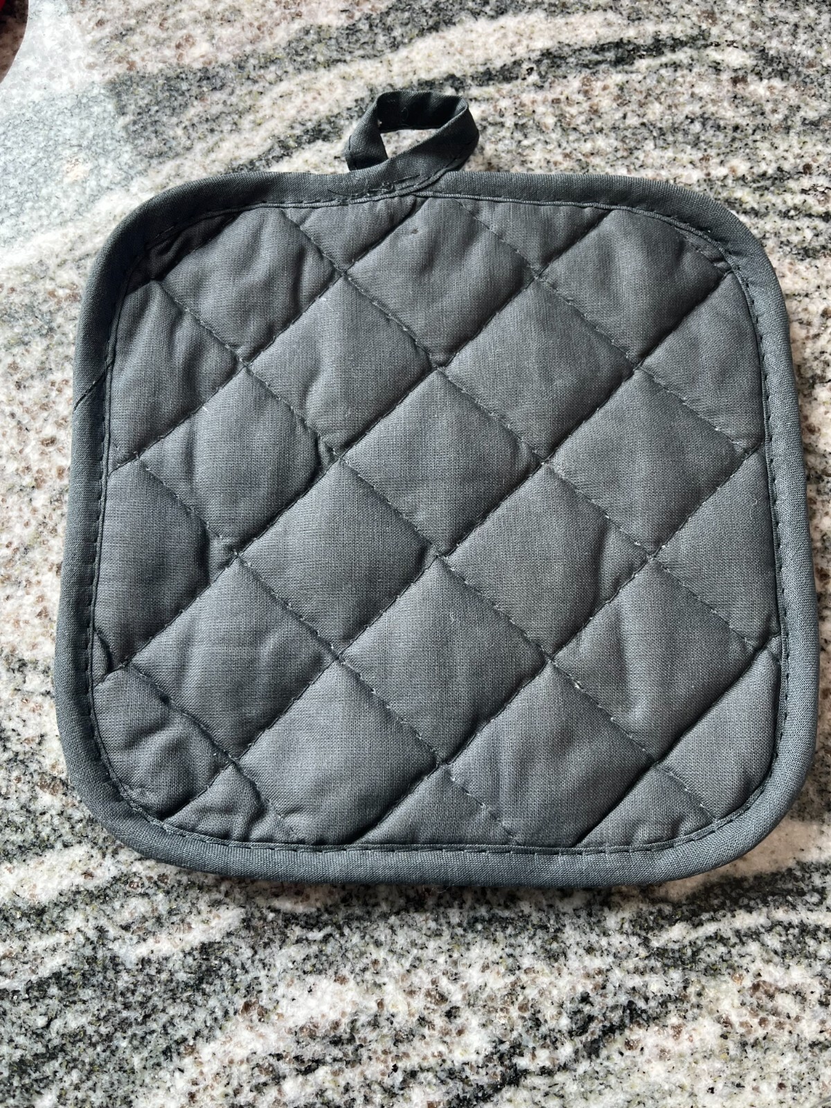 Home Collection Quilted Pot Holders -several colors Home Collection Quilted Pot Holders -several colors