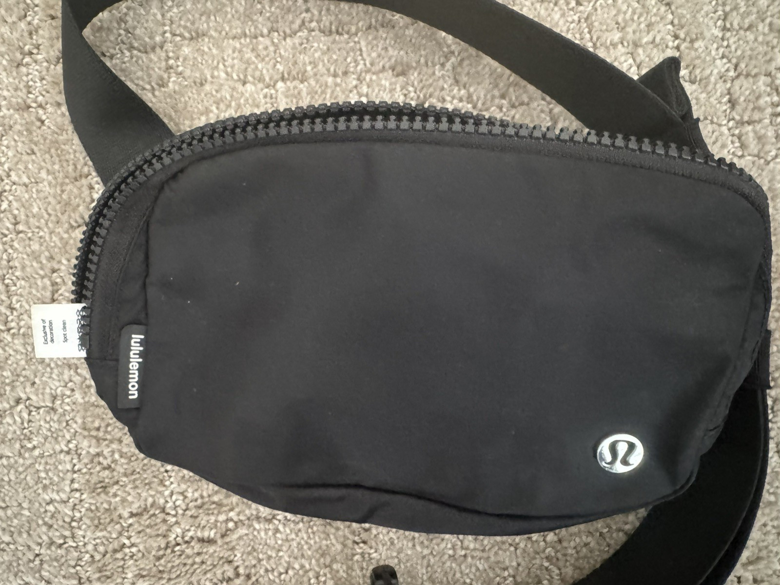 Original Lululemon Everywhere Belt Crossbody Bag 1L Black New without Tags Original Lululemon Everywhere Belt Crossbody Bag 1L Black New without Tags