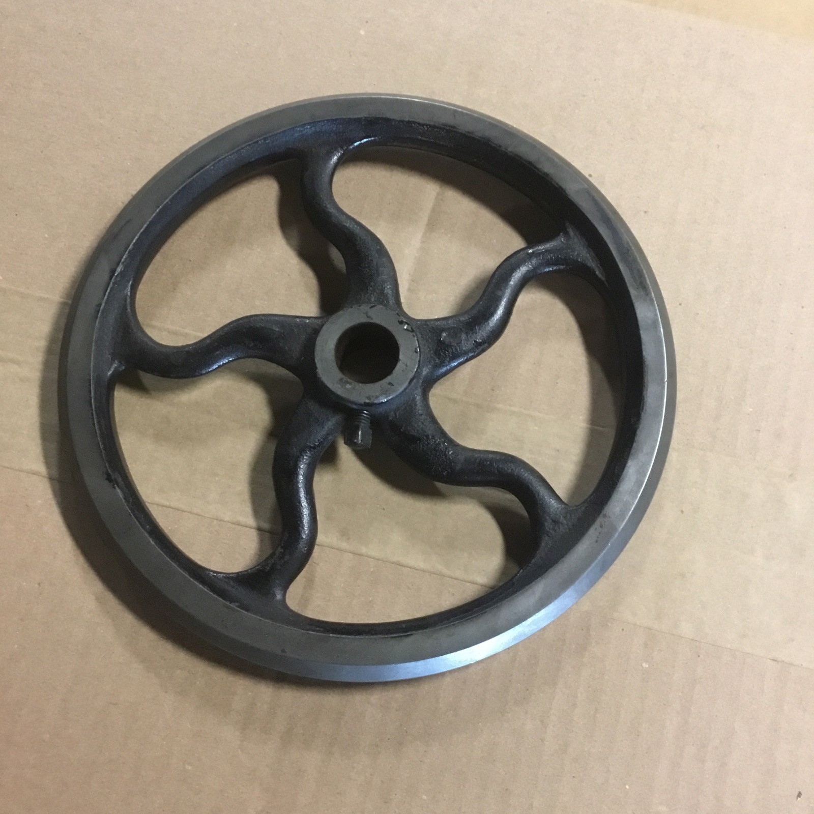 VINTAGE CAST IRON 9-1/2 VINTAGE CAST IRON 9-1/2