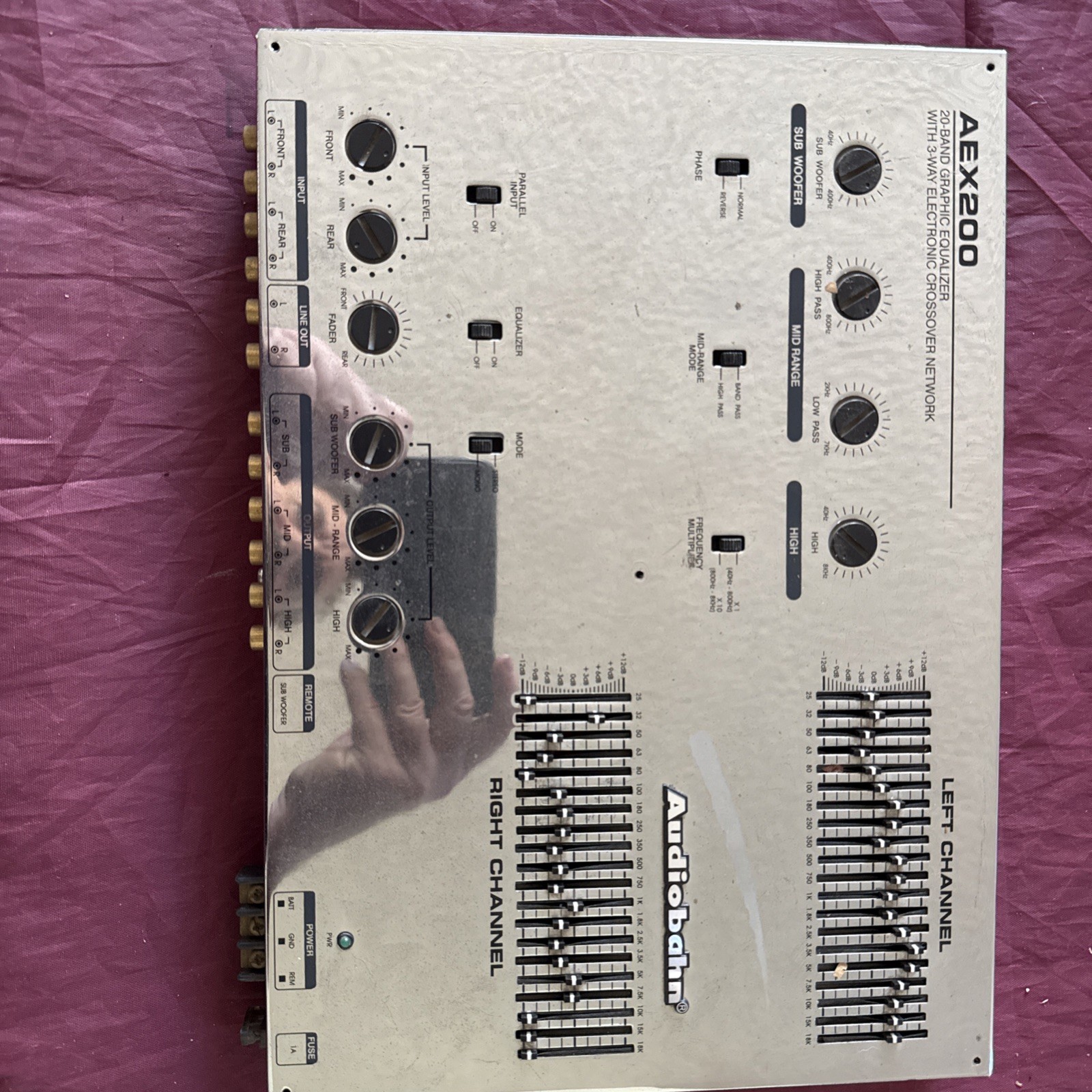 Audiobahn Aex200 20 Band Graphic Equalizer With 3 Way Electronic Crossover Net Audiobahn Aex200 20 Band Graphic Equalizer With 3 Way Electronic Crossover Net