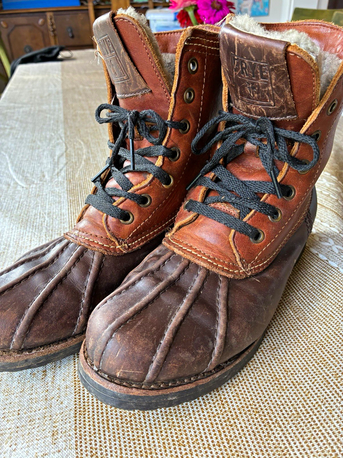 Frye Women’s Veronica Brown Leather Lace-Up Shearling Duck Boots 7 Frye Women’s Veronica Brown Leather Lace-Up Shearling Duck Boots 7