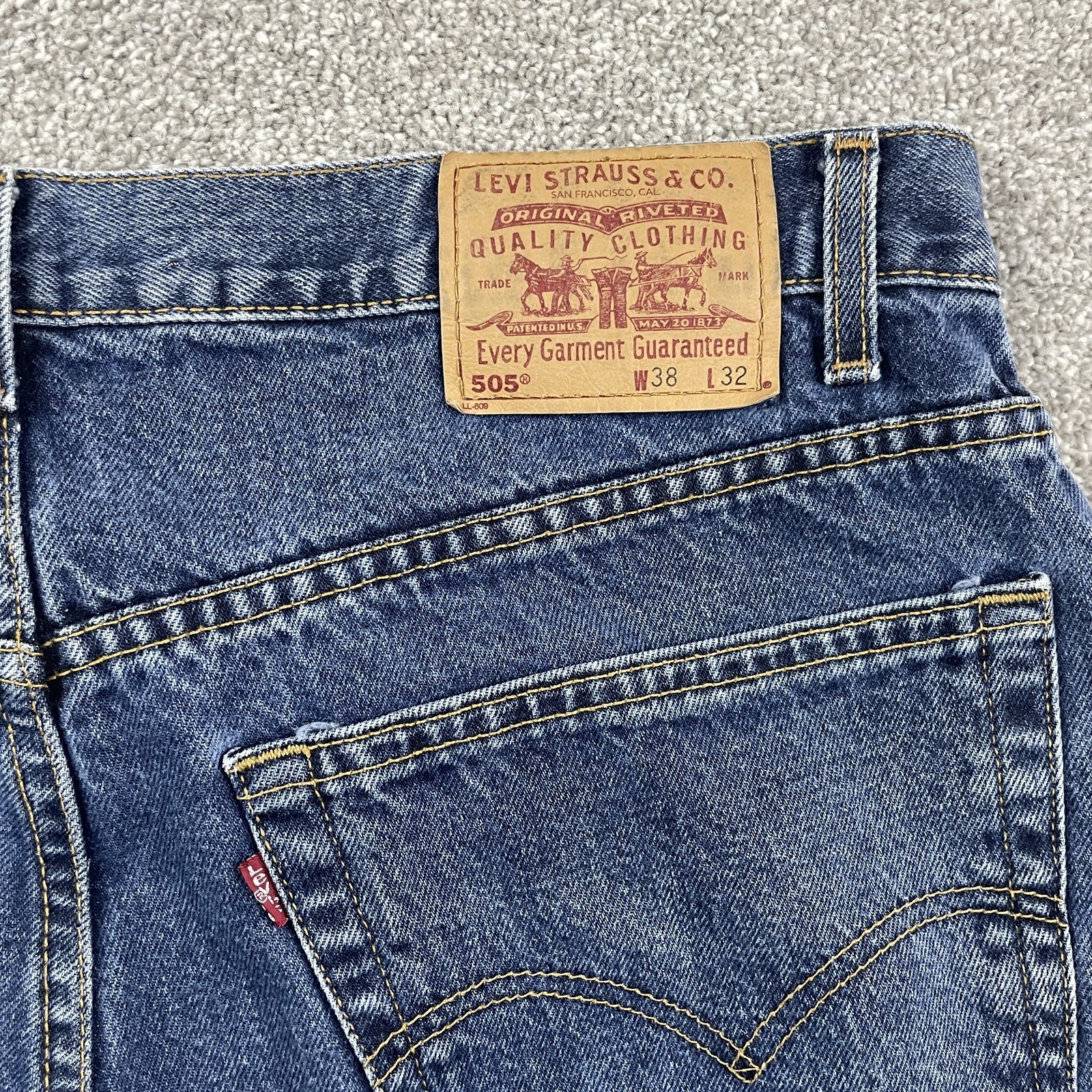 Vintage Levi\'s 505 Jeans Men 38x32 (Fit 37x32) Straight Leg Work 1999 Y2K Blue Vintage Levi\'s 505 Jeans Men 38x32 (Fit 37x32) Straight Leg Work 1999 Y2K Blue